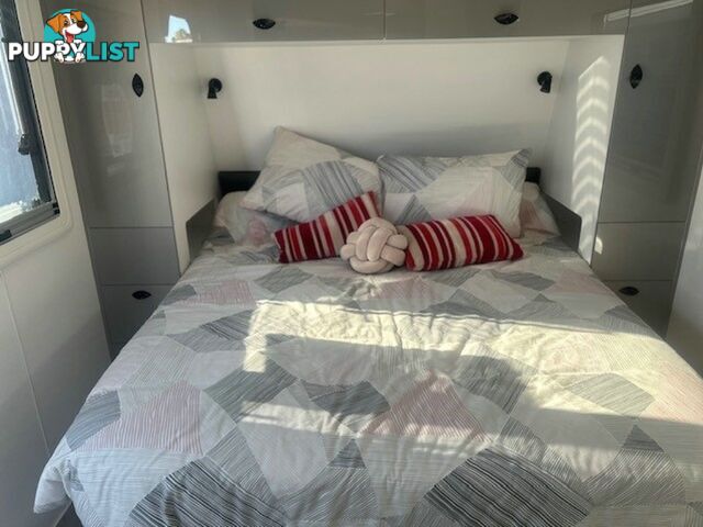 2025 VISCOUNT V3 FAMILY 2 BUNKS CARAVAN