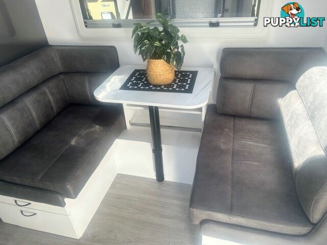 2025 CONCEPT INNOVATION 600 CAFE LOUNGE CARAVAN