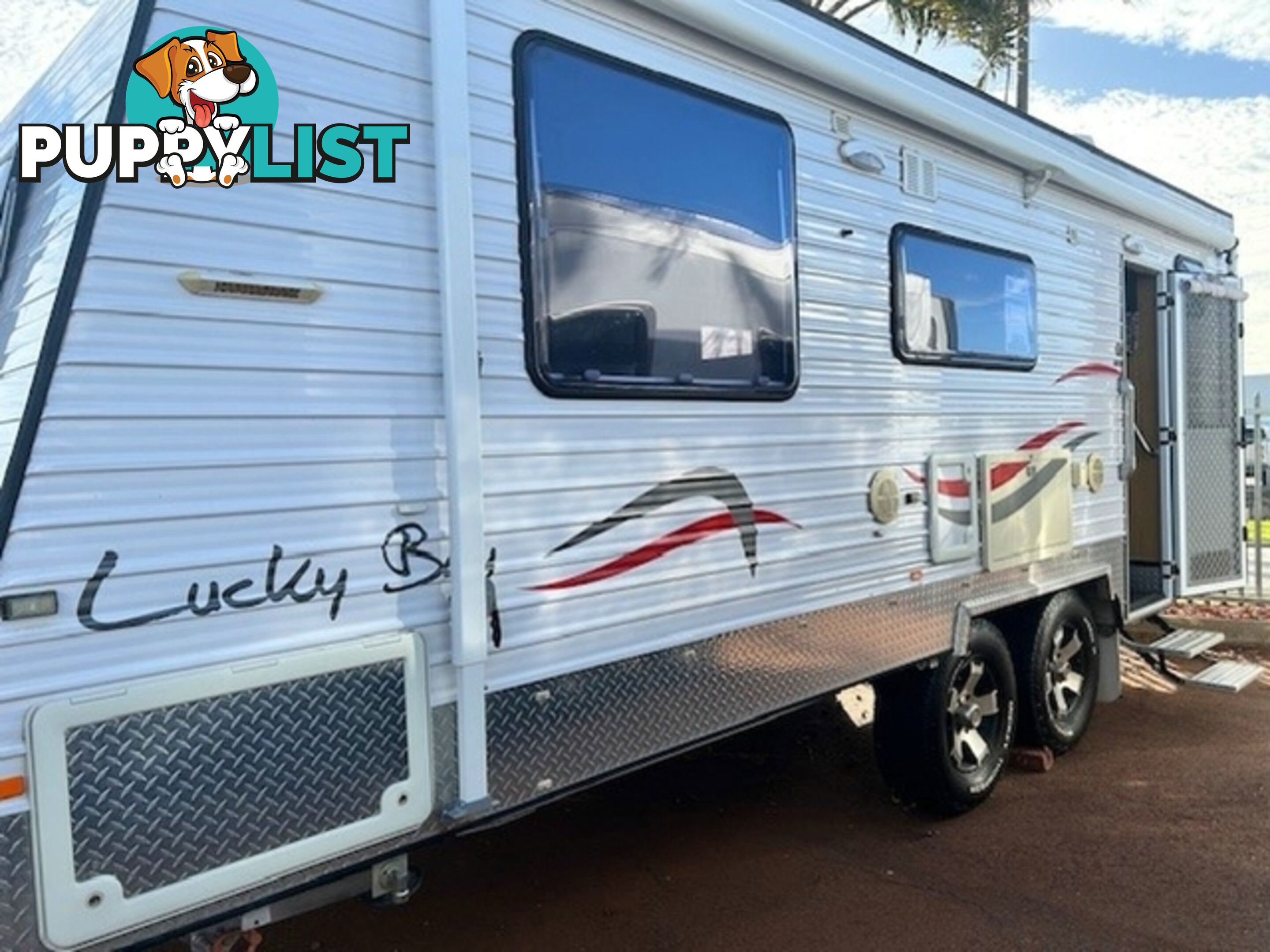 2013 VANGUARD LUCKY BAY SEMI OFF ROAD CARAVAN