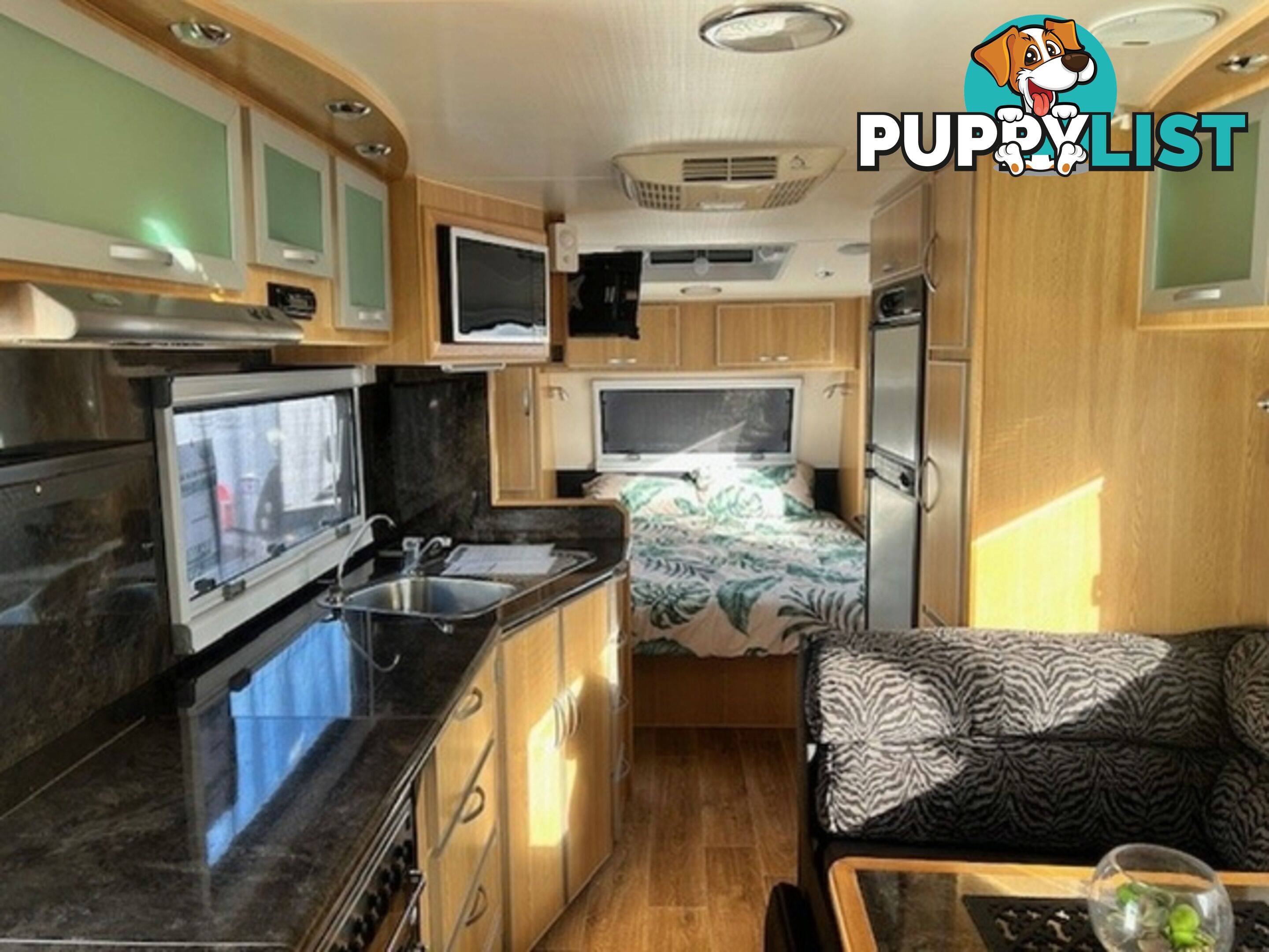 2013 VANGUARD LUCKY BAY SEMI OFF ROAD CARAVAN