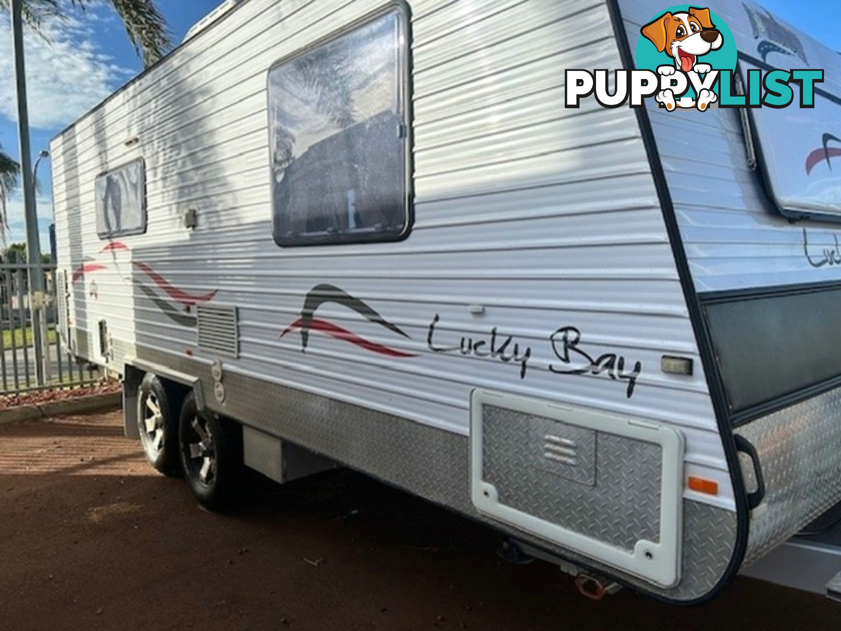 2013 VANGUARD LUCKY BAY SEMI OFF ROAD CARAVAN