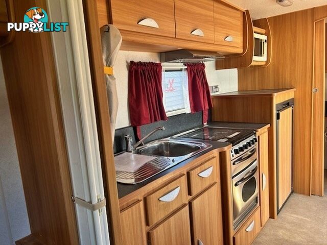 2009 COROMAL LIFESTYLE 618S SINGLE BEDS CARAVAN