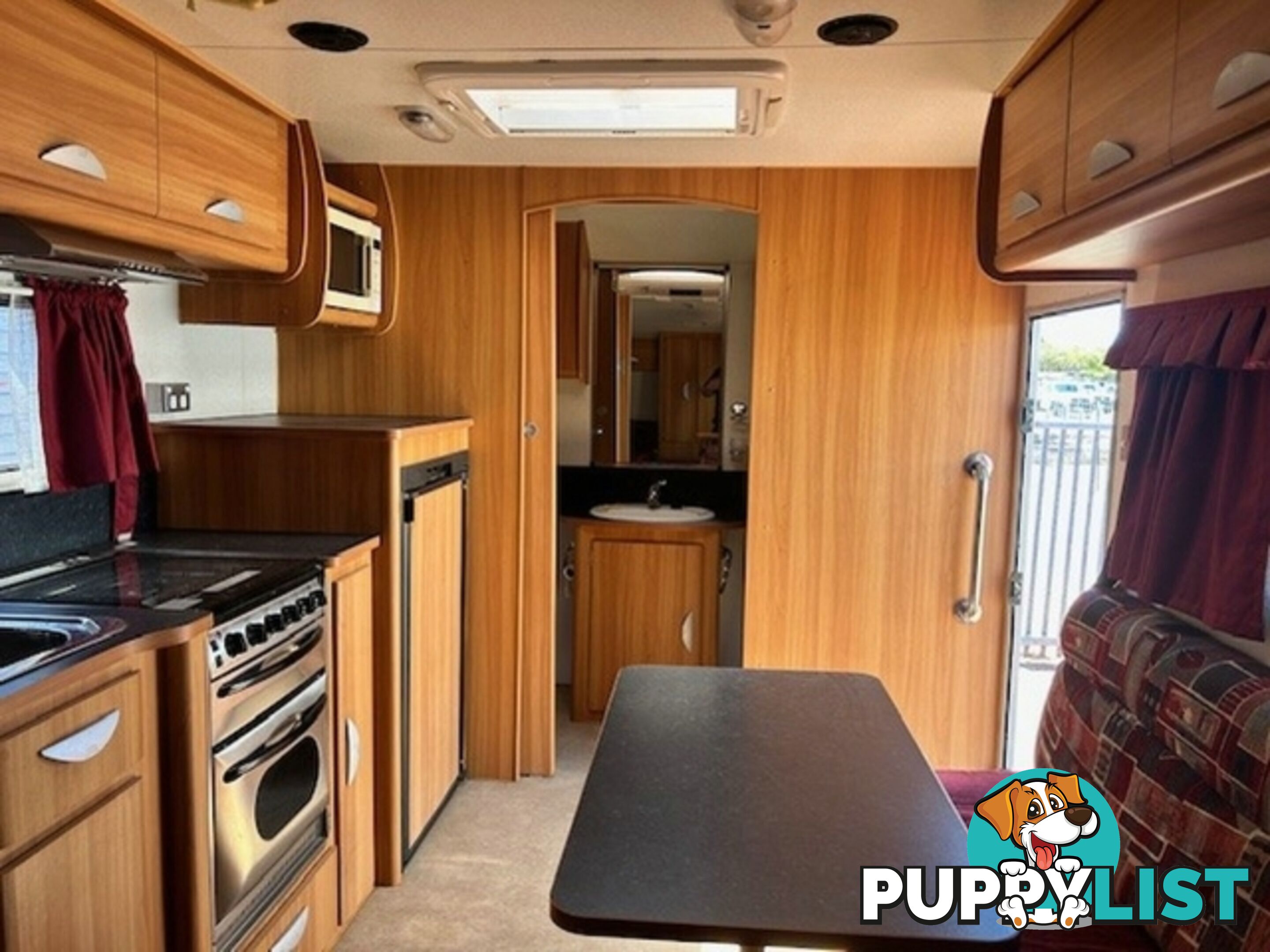 2009 COROMAL LIFESTYLE 618S SINGLE BEDS CARAVAN