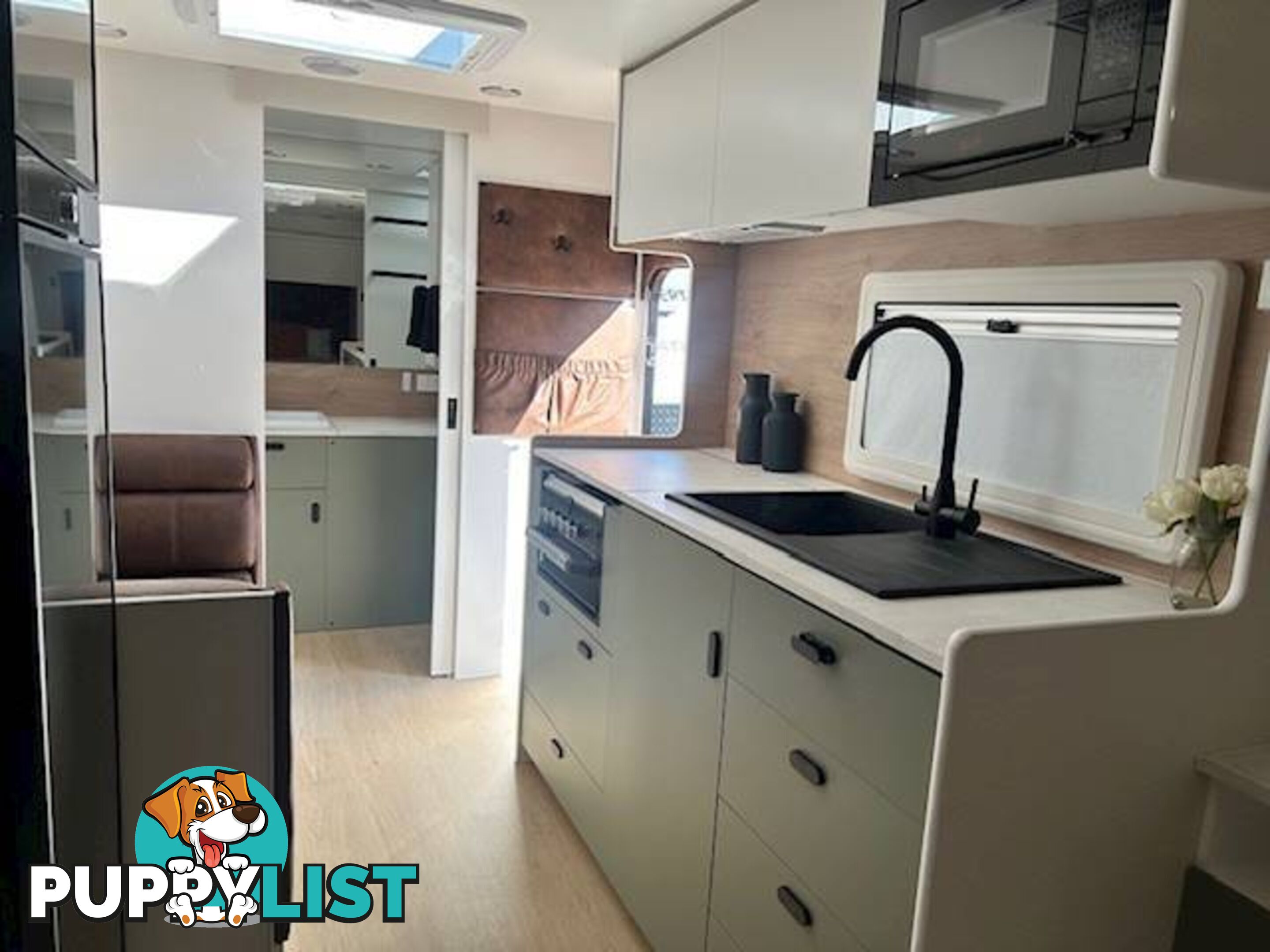 2025 CONCEPT INNOVATION 600 OZ PACK SEMI OFF ROA CARAVAN