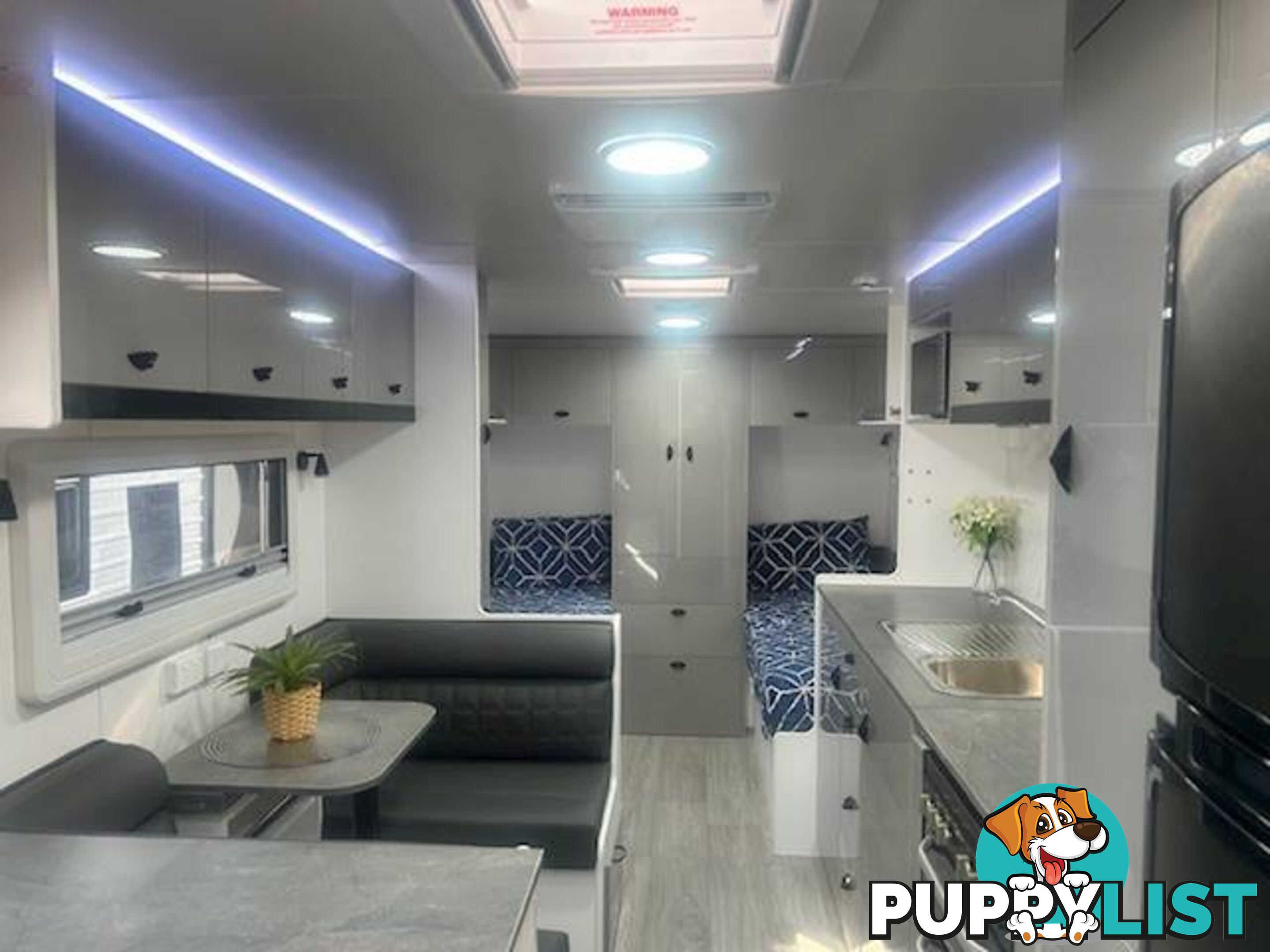 2025 VISCOUNT V3 SINGLE BEDS PREMIUM PLUS PACK CARAVAN