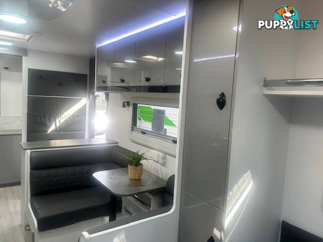 2025 VISCOUNT V3 SINGLE BEDS PREMIUM PLUS PACK CARAVAN