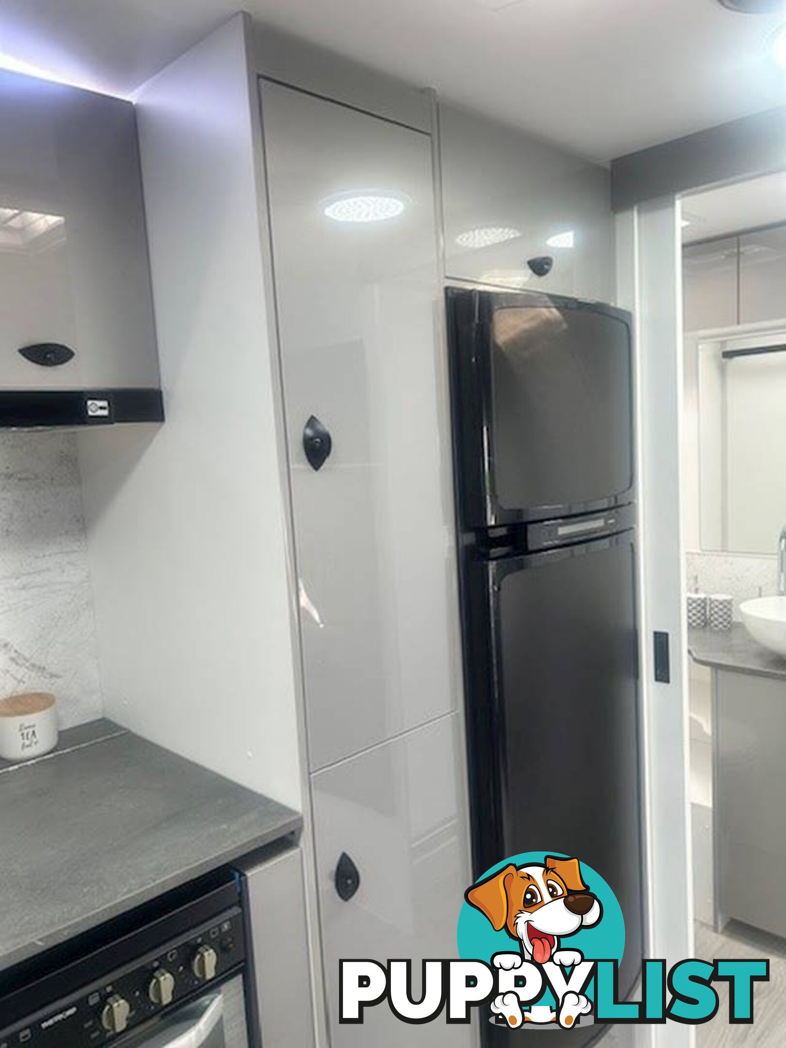 2025 VISCOUNT V3 SINGLE BEDS PREMIUM PLUS PACK CARAVAN