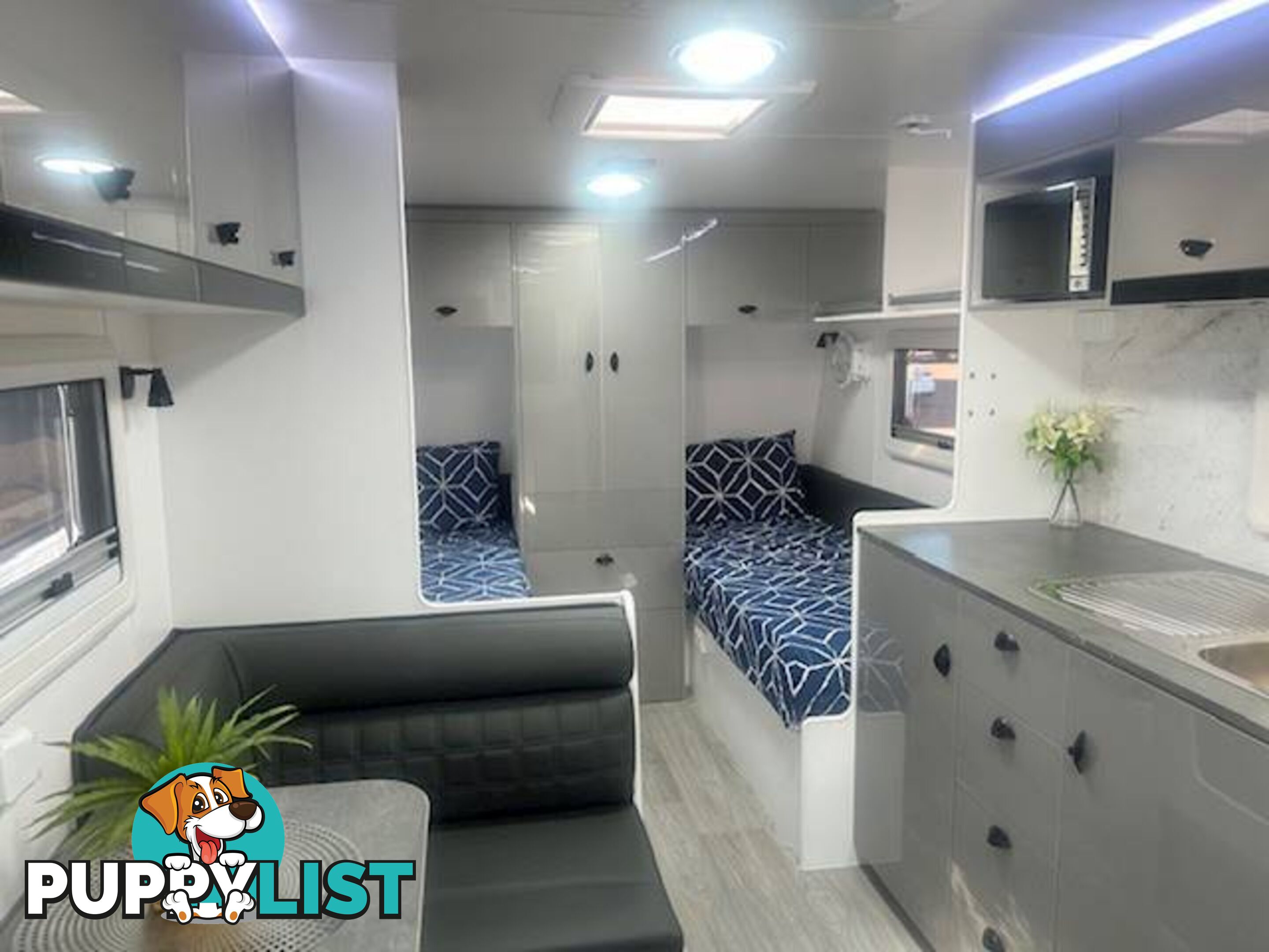 2025 VISCOUNT V3 SINGLE BEDS PREMIUM PLUS PACK CARAVAN