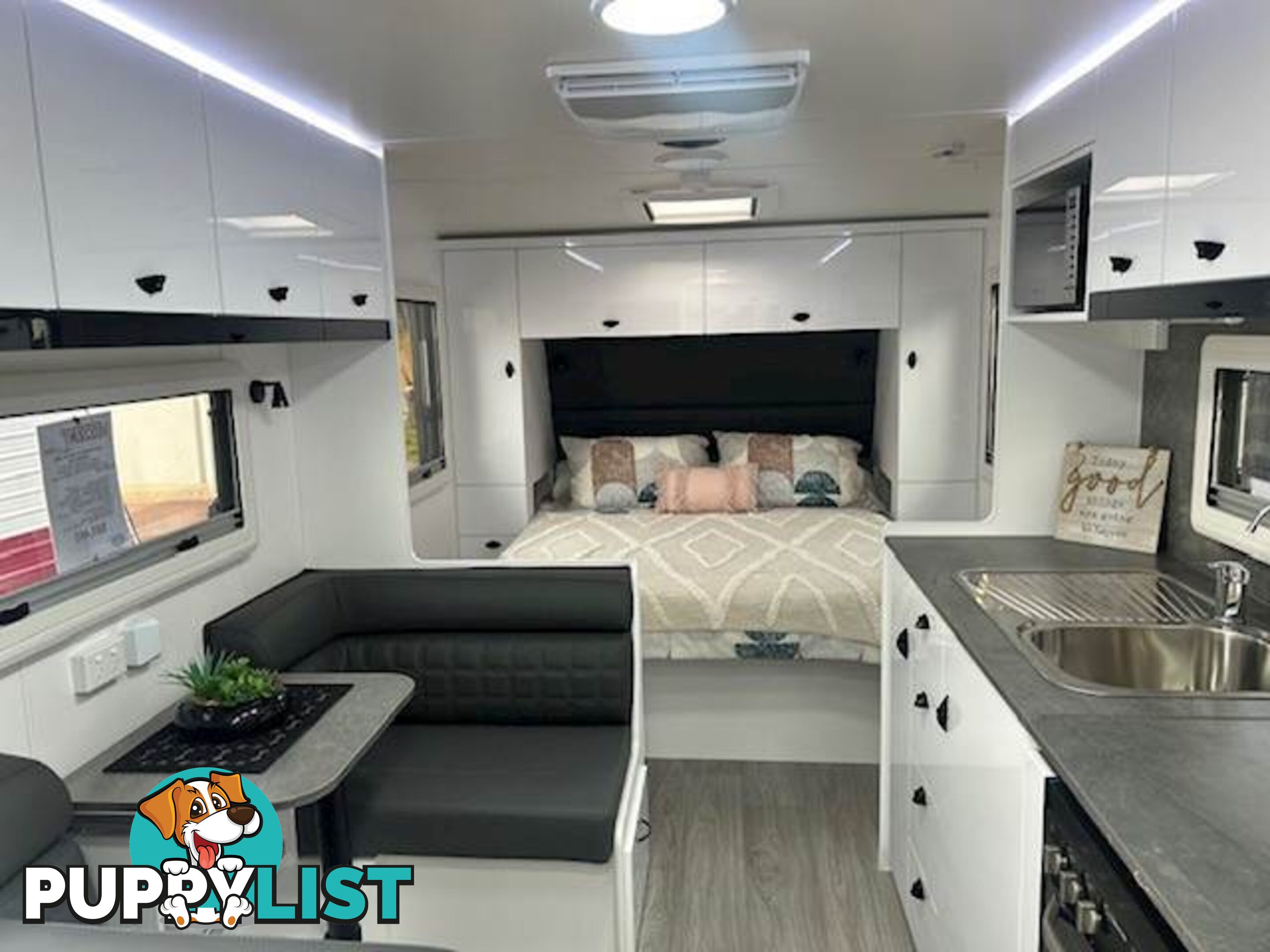 2025 VISCOUNT V2 CAFE PREMIUM PLUS SEMI OF CARAVAN