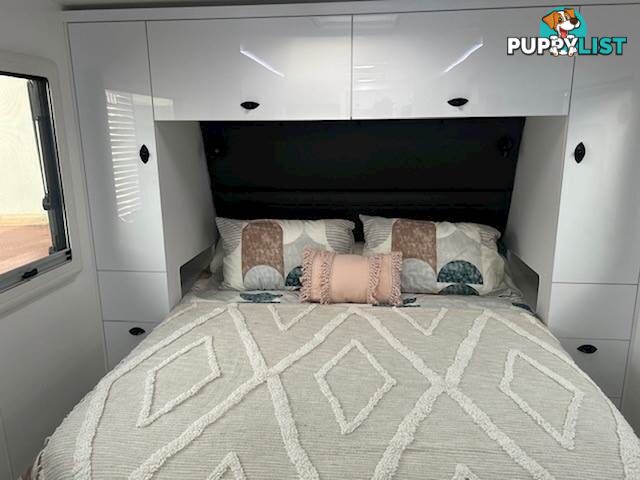 2025 VISCOUNT V2 CAFE PREMIUM PLUS SEMI OF CARAVAN