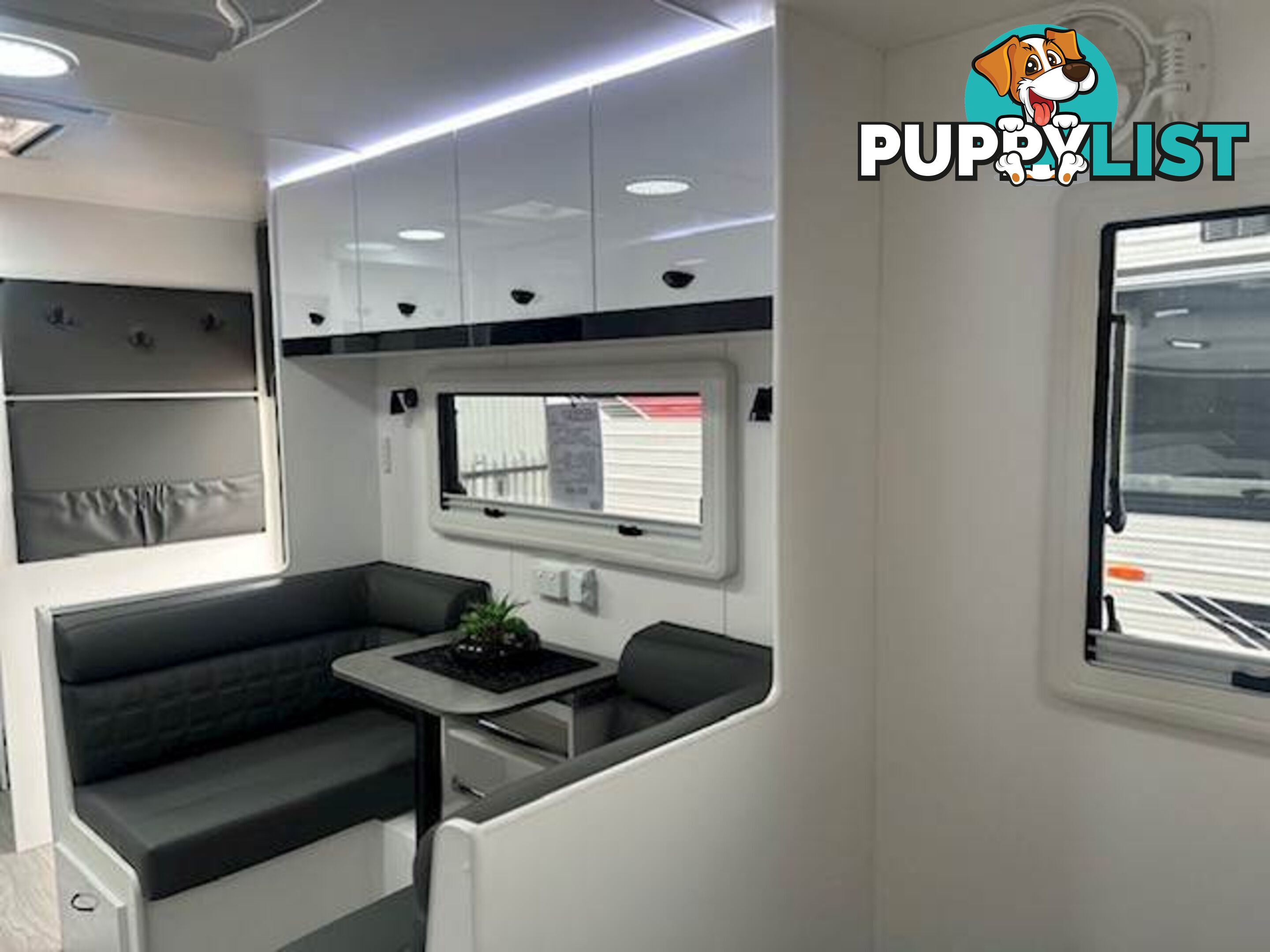 2025 VISCOUNT V2 CAFE PREMIUM PLUS SEMI OF CARAVAN
