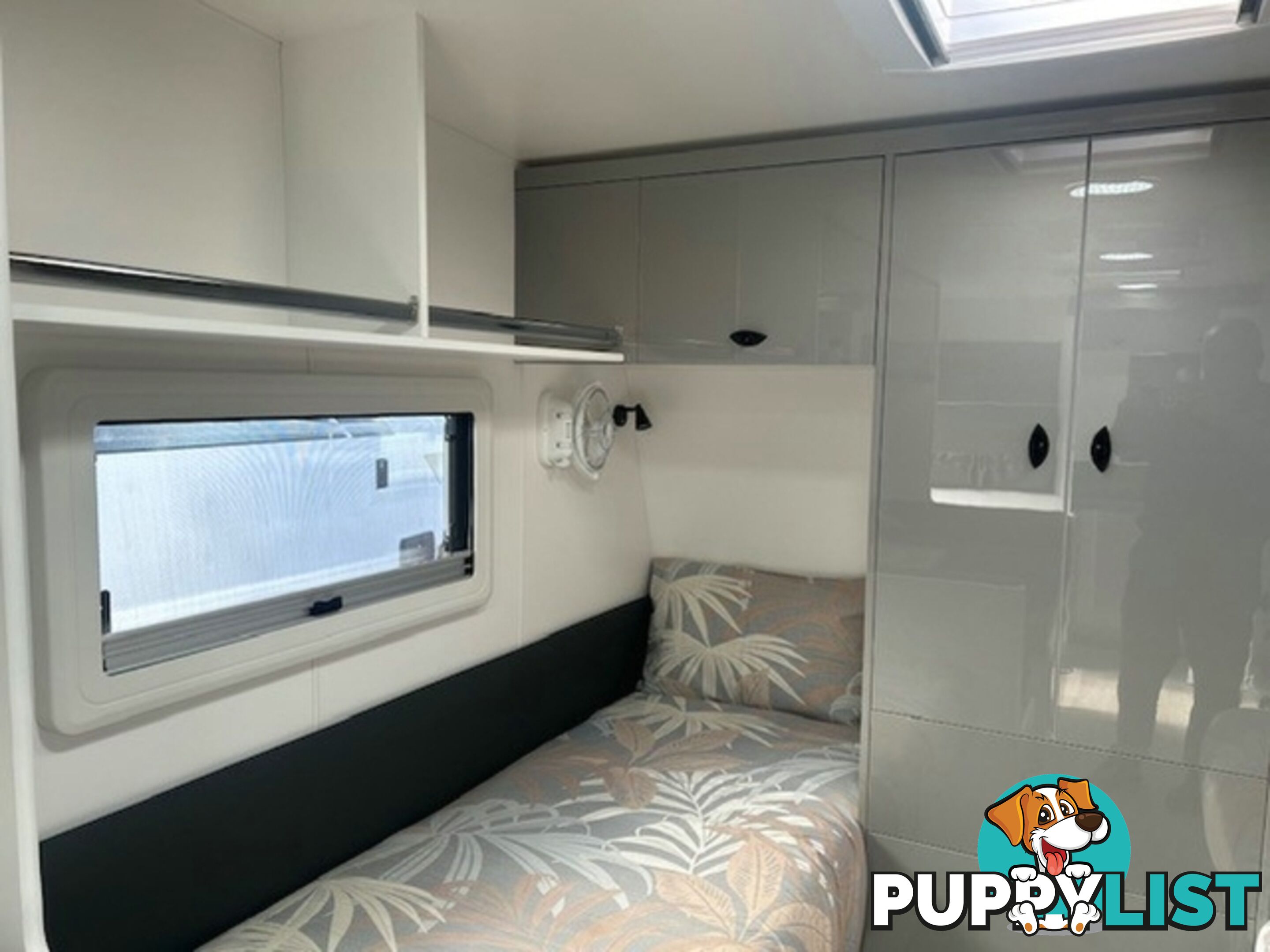 2025 VISCOUNT V2.2 CAFE SINGLE BEDS CARAVAN