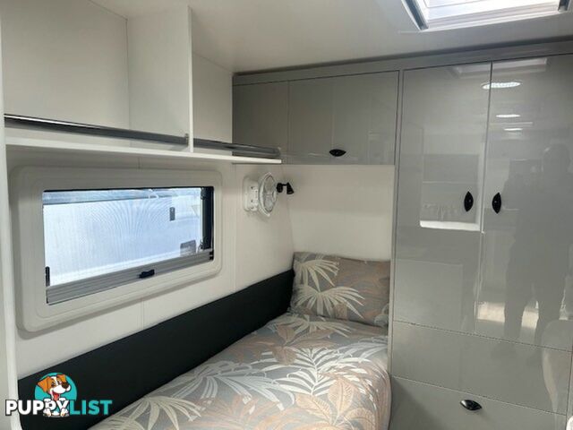 2025 VISCOUNT V2.2 CAFE SINGLE BEDS CARAVAN