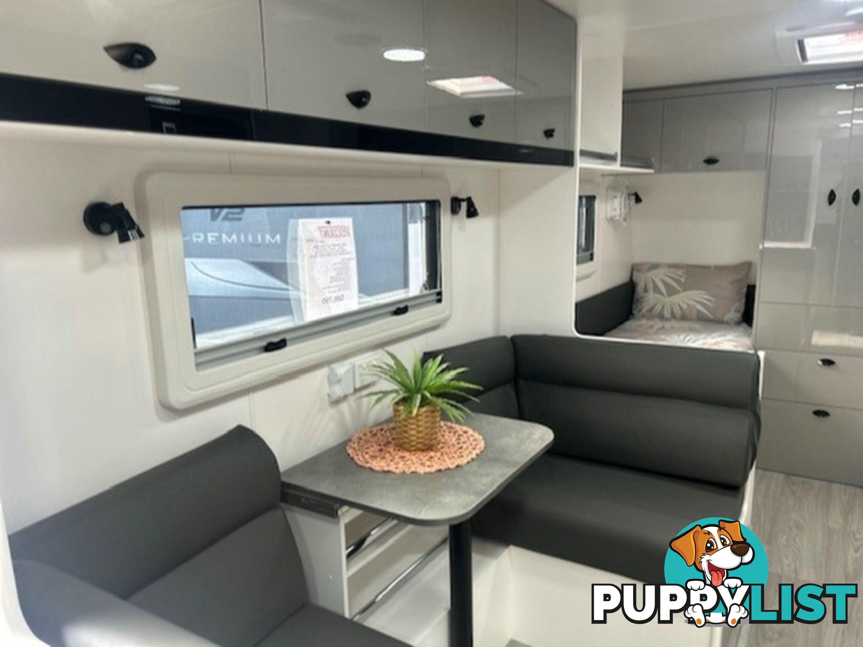 2025 VISCOUNT V2.2 CAFE SINGLE BEDS CARAVAN