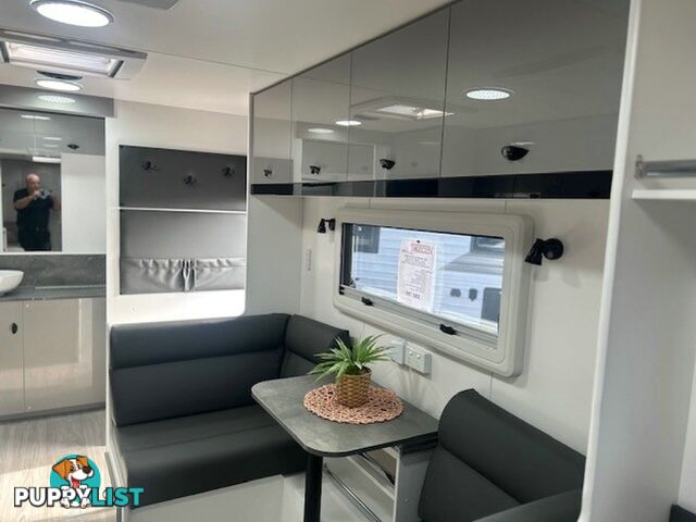2025 VISCOUNT V2.2 CAFE SINGLE BEDS CARAVAN