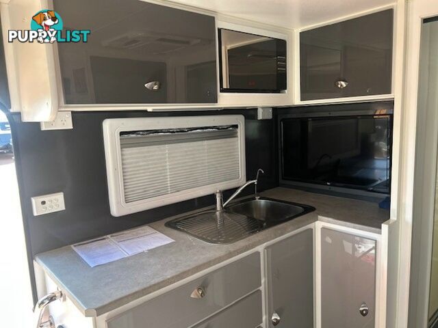 2017 RETREAT FRASER 226R CARAVAN