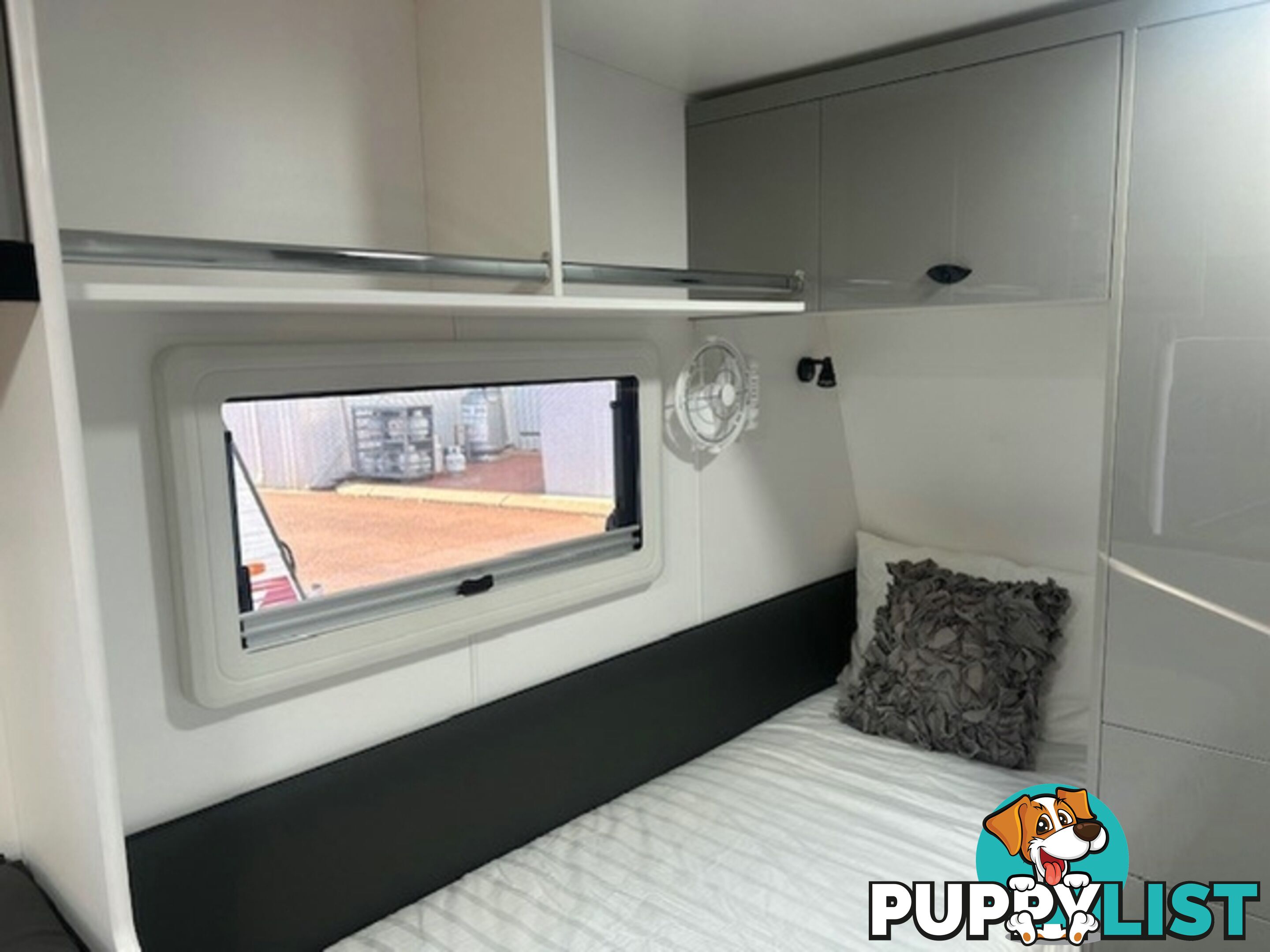 2025 VISCOUNT V1.2 L SHAPE SINGLE BEDS CARAVAN