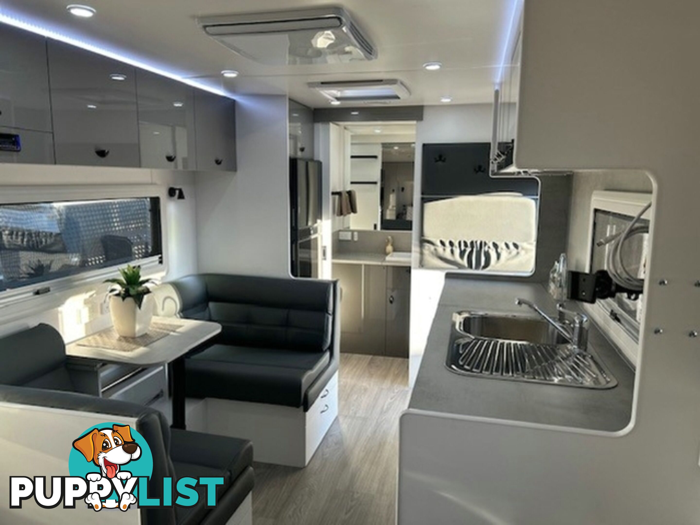 2025 NEWLANDS TOURISTER 628 LUX PACK CAFE LOUNGE CARAVAN