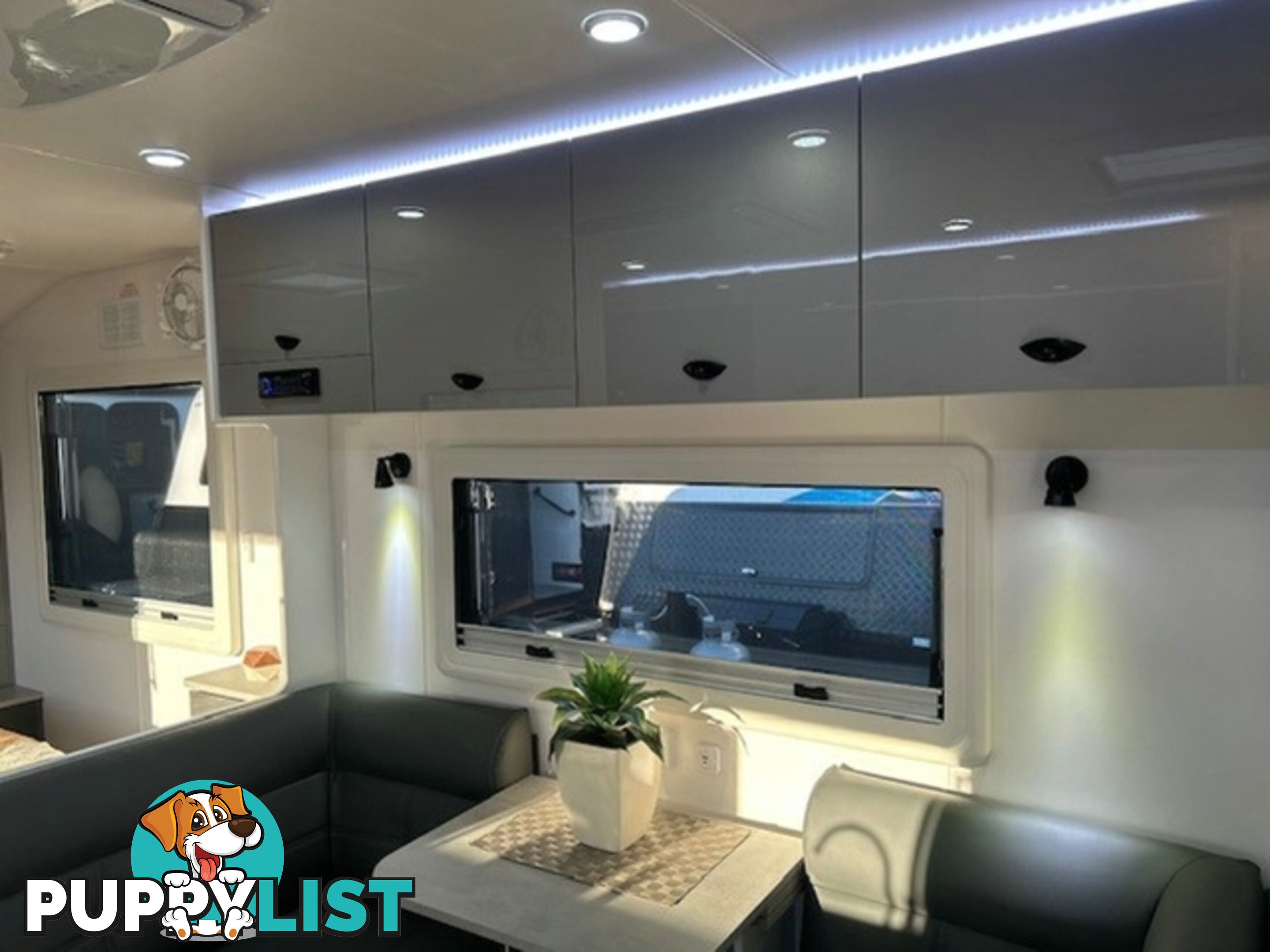 2025 NEWLANDS TOURISTER 628 LUX PACK CAFE LOUNGE CARAVAN