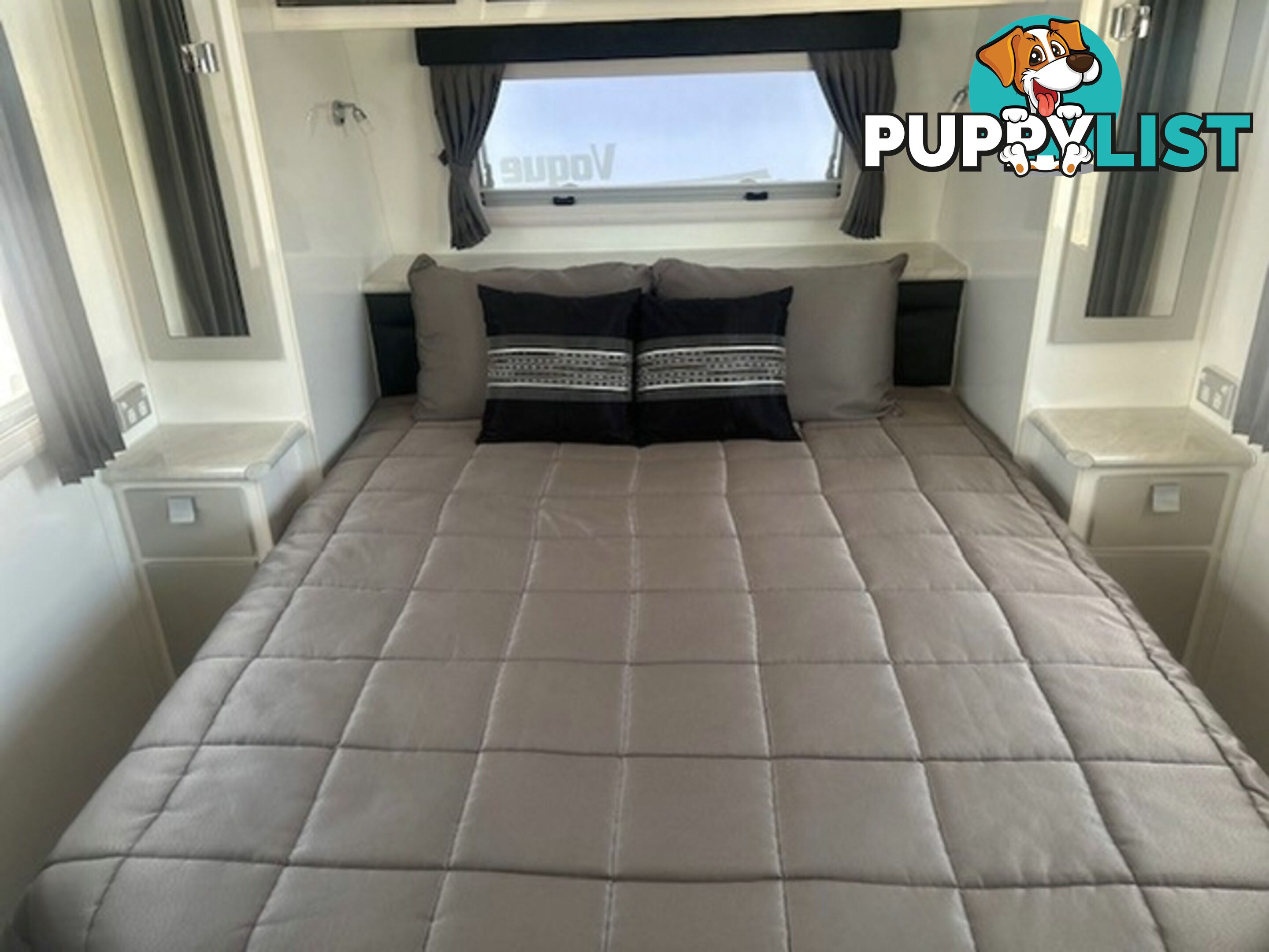2016 PARAMOUNT VOGUE CARAVAN PLUS 