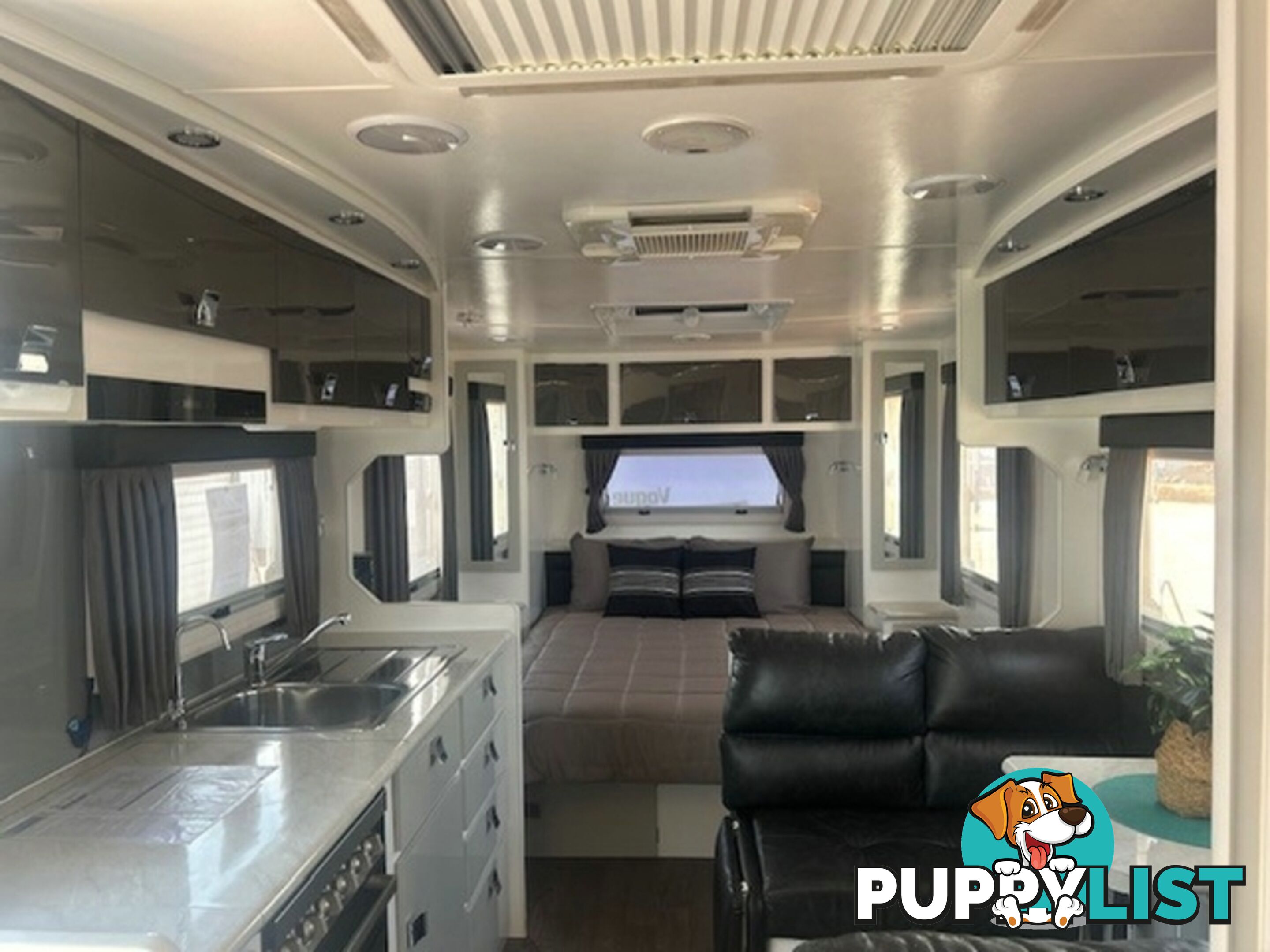 2016 PARAMOUNT VOGUE CARAVAN PLUS 