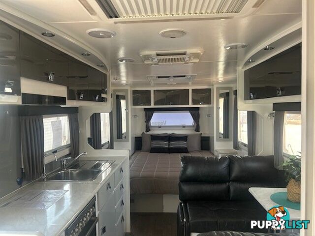 2016 PARAMOUNT VOGUE CARAVAN PLUS 