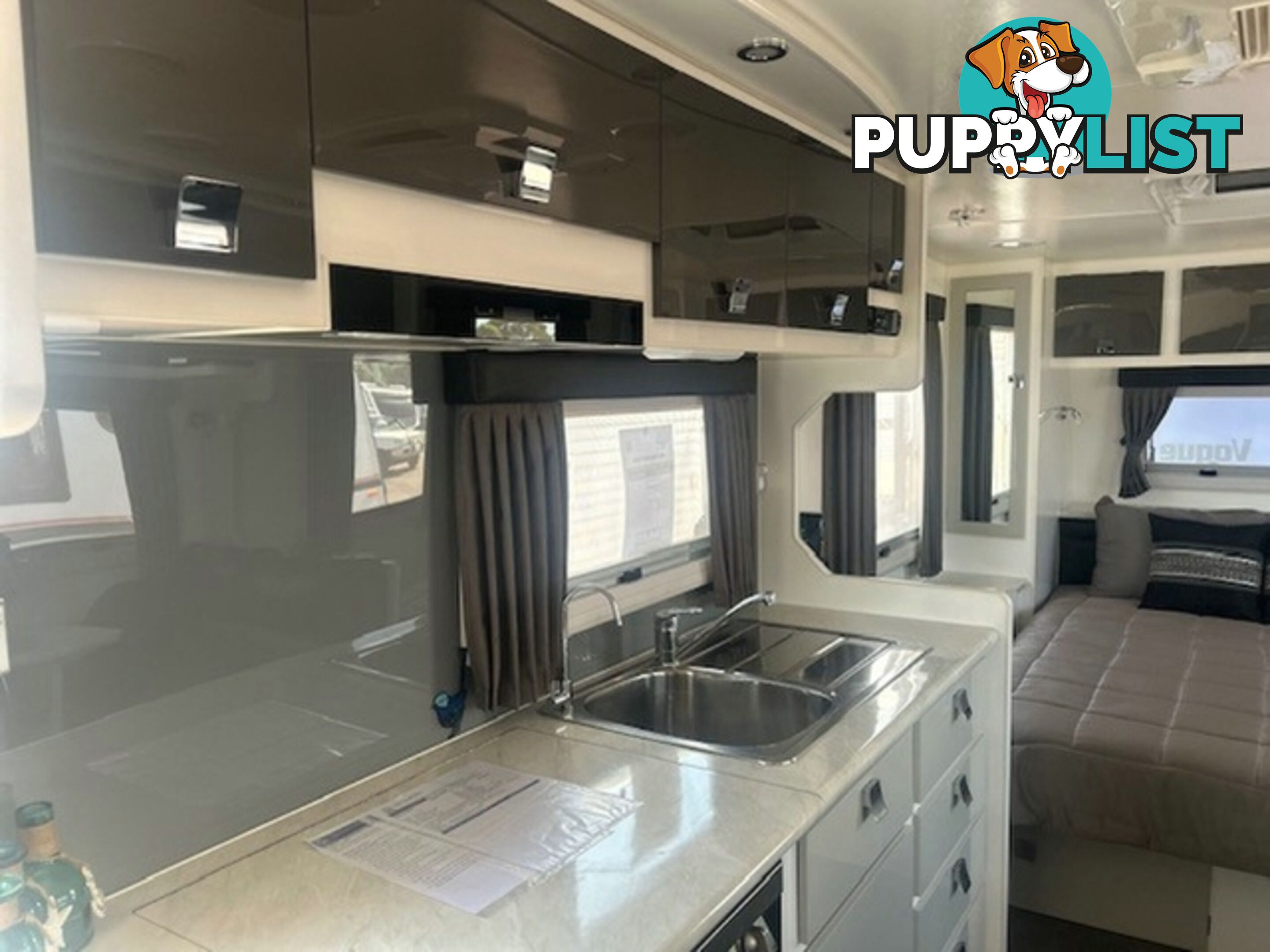 2016 PARAMOUNT VOGUE CARAVAN PLUS 