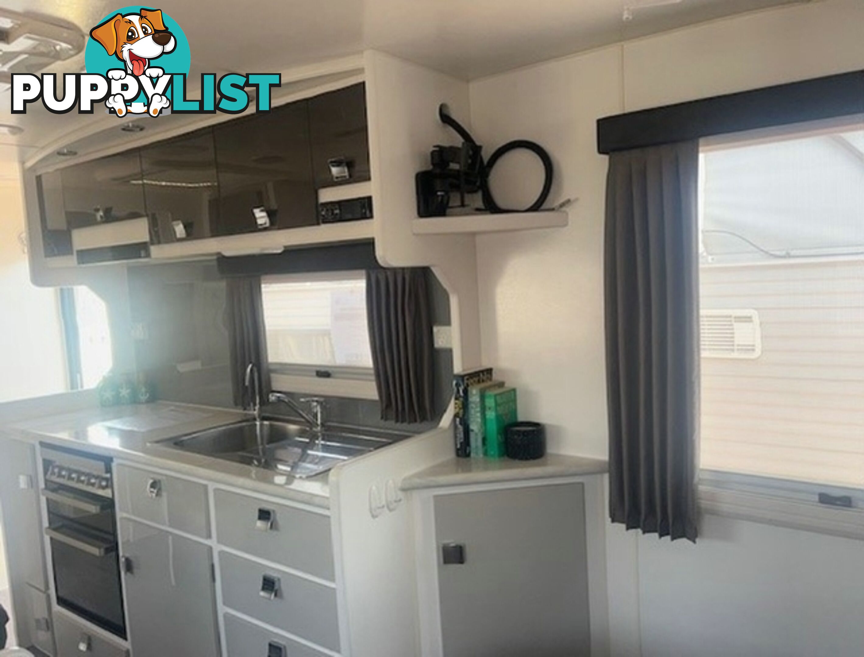 2016 PARAMOUNT VOGUE CARAVAN PLUS 