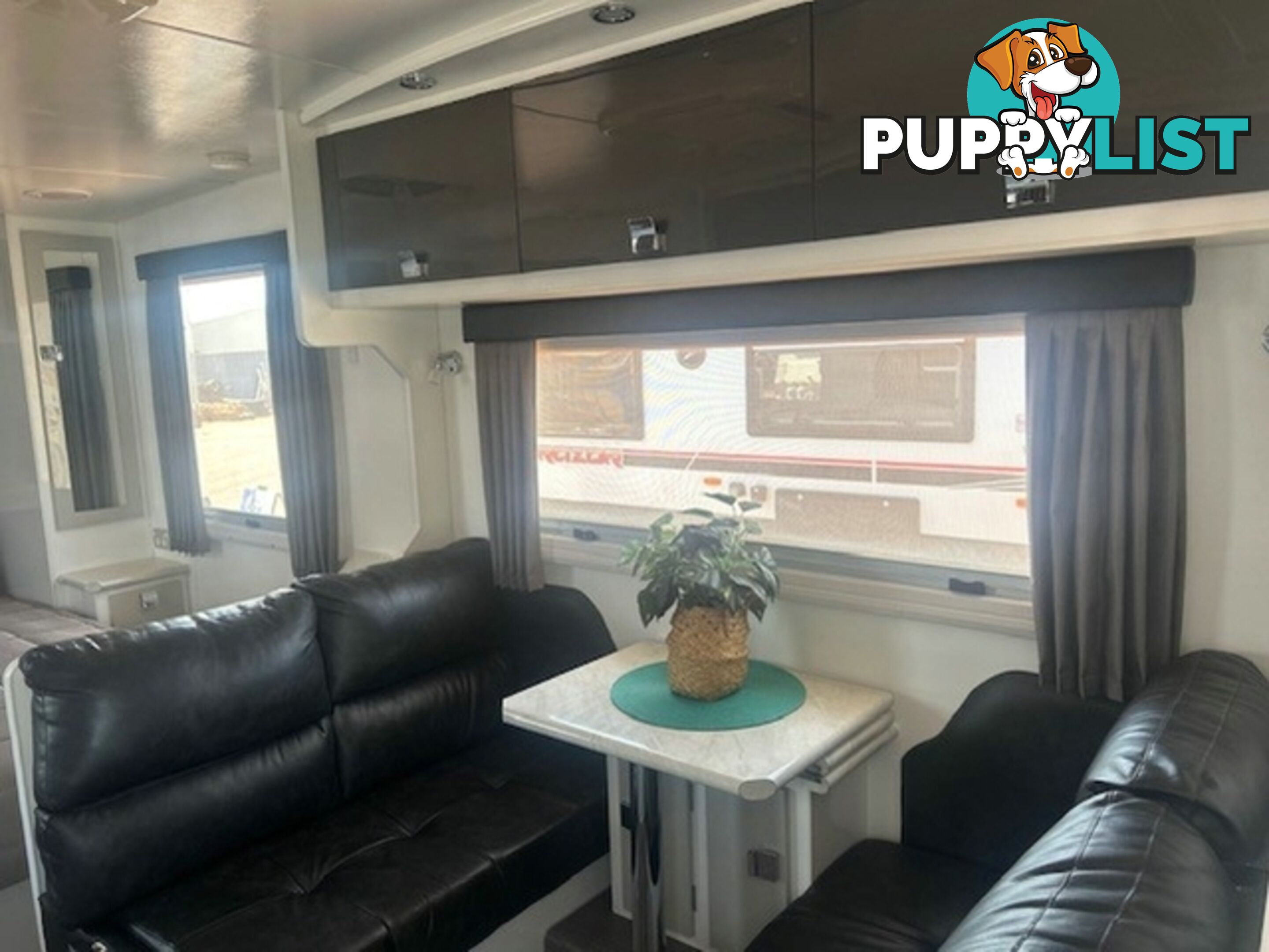 2016 PARAMOUNT VOGUE CARAVAN PLUS 