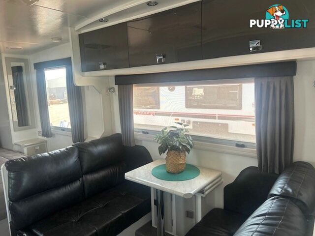 2016 PARAMOUNT VOGUE CARAVAN PLUS 
