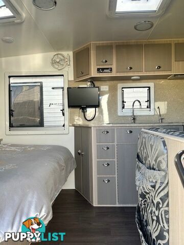 2015 SUNCOAST SILVER COAST CAFE LOUNGE CARAVAN