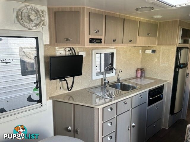 2015 SUNCOAST SILVER COAST CAFE LOUNGE CARAVAN
