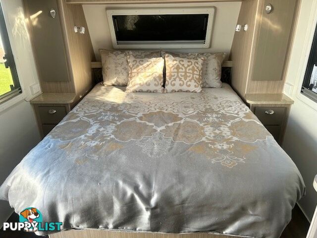 2015 SUNCOAST SILVER COAST CAFE LOUNGE CARAVAN