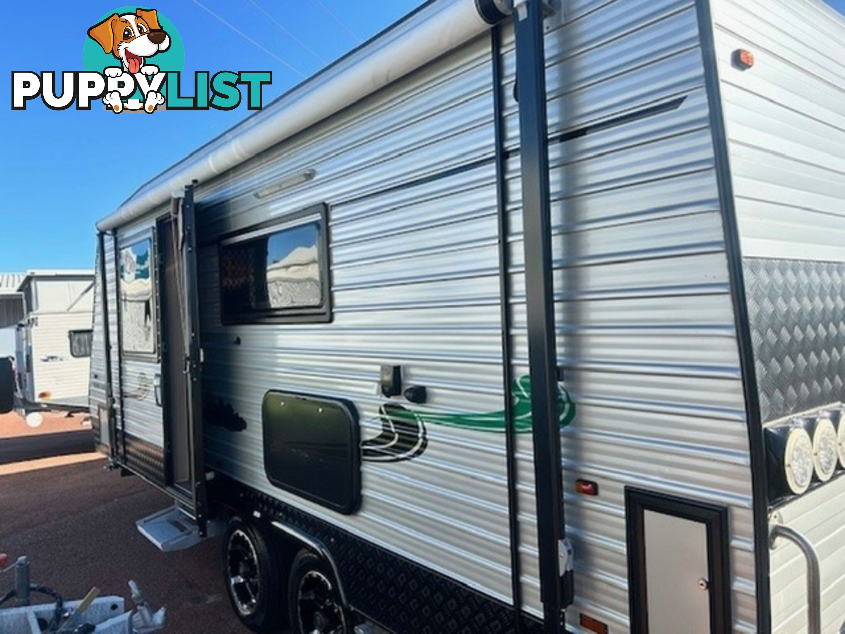 2015 SUNCOAST SILVER COAST CAFE LOUNGE CARAVAN