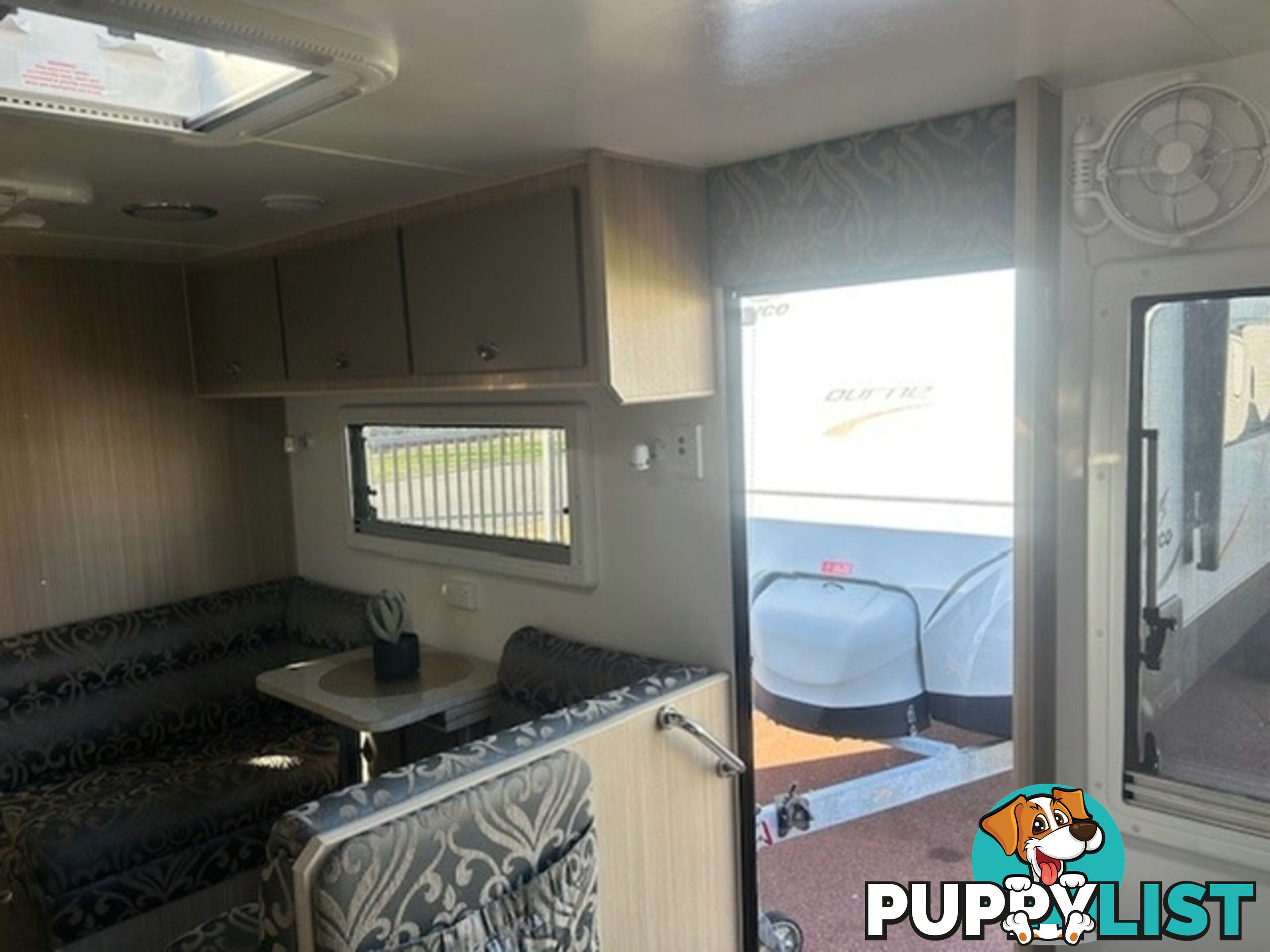2015 SUNCOAST SILVER COAST CAFE LOUNGE CARAVAN