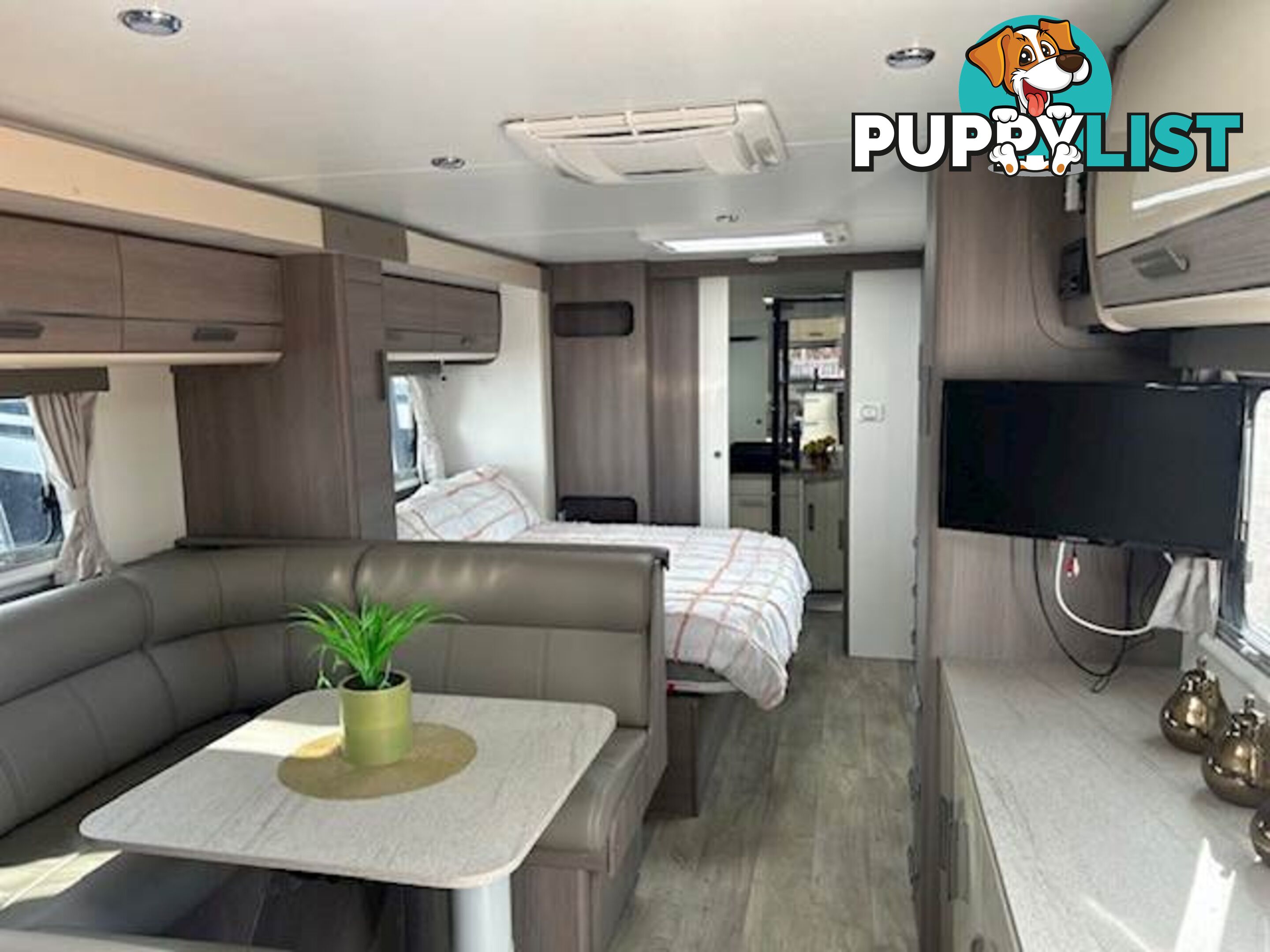 2023 JAYCO SILVERLINE DOUBLE SLIDE OUTBACK 24' SLIDE-ON CAMPER
