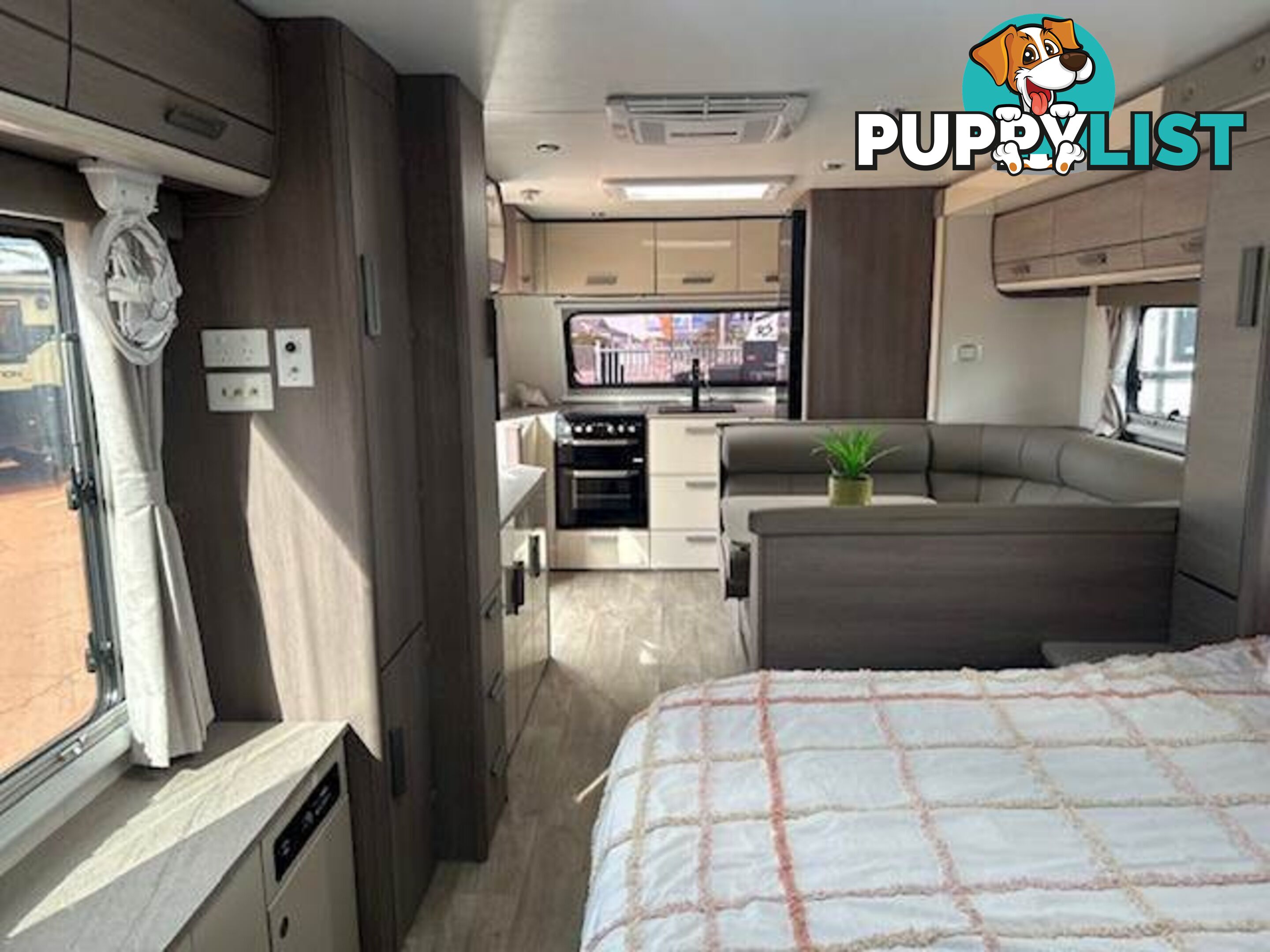 2023 JAYCO SILVERLINE DOUBLE SLIDE OUTBACK 24' SLIDE-ON CAMPER
