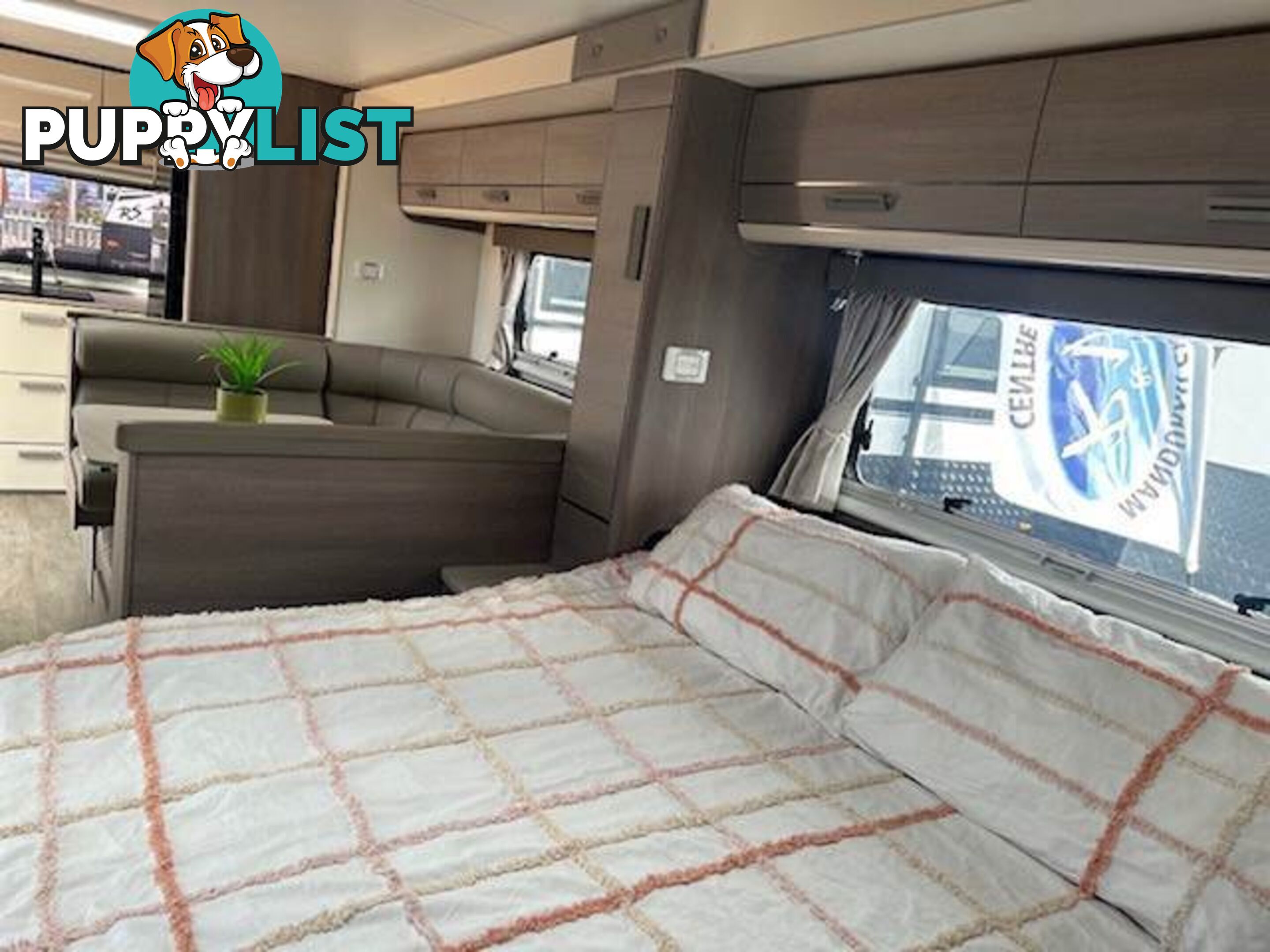 2023 JAYCO SILVERLINE DOUBLE SLIDE OUTBACK 24' SLIDE-ON CAMPER