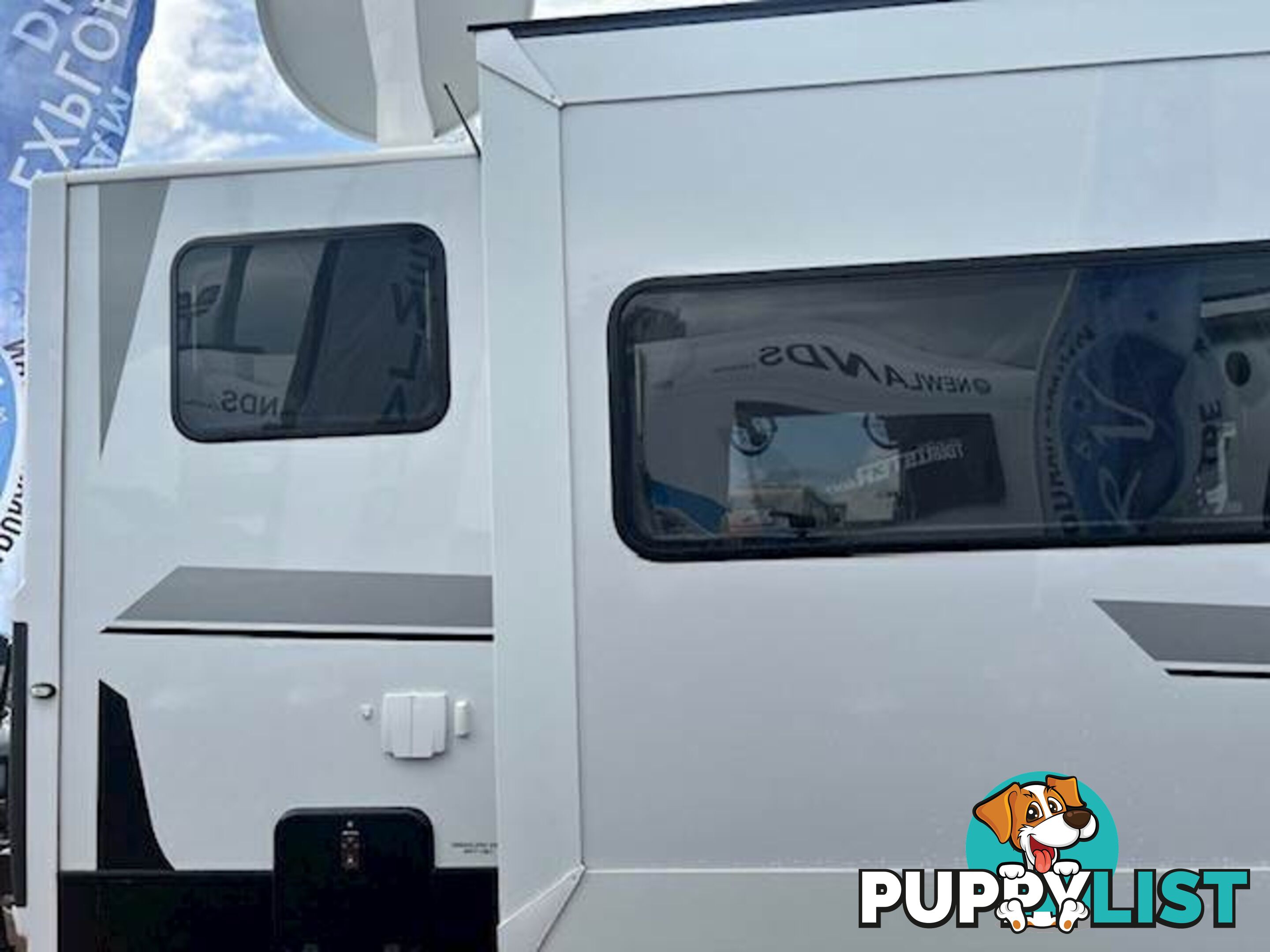 2023 JAYCO SILVERLINE DOUBLE SLIDE OUTBACK 24' SLIDE-ON CAMPER