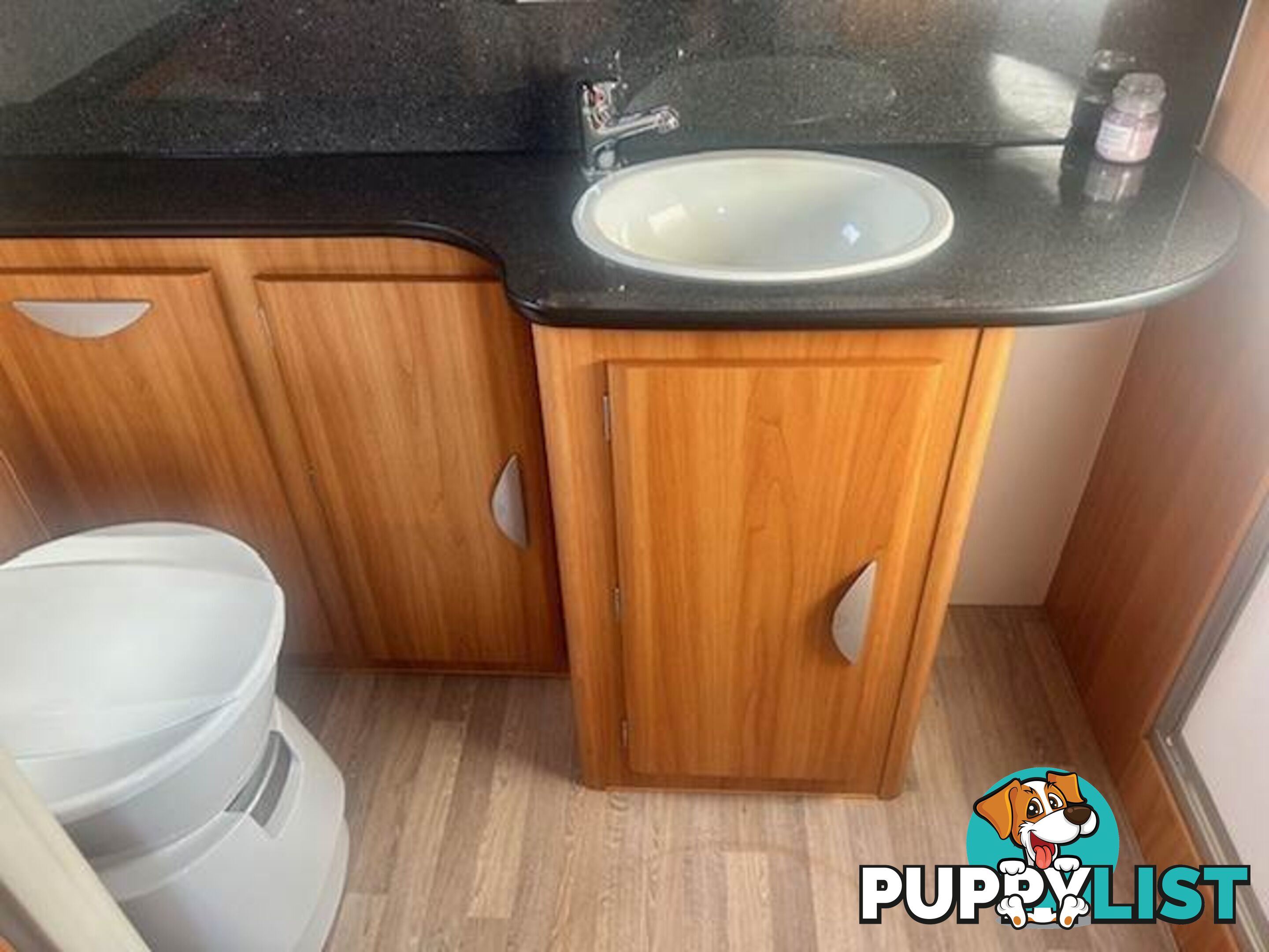 2013 COROMAL ELEMENT B542S QUEEN BED CARAVAN