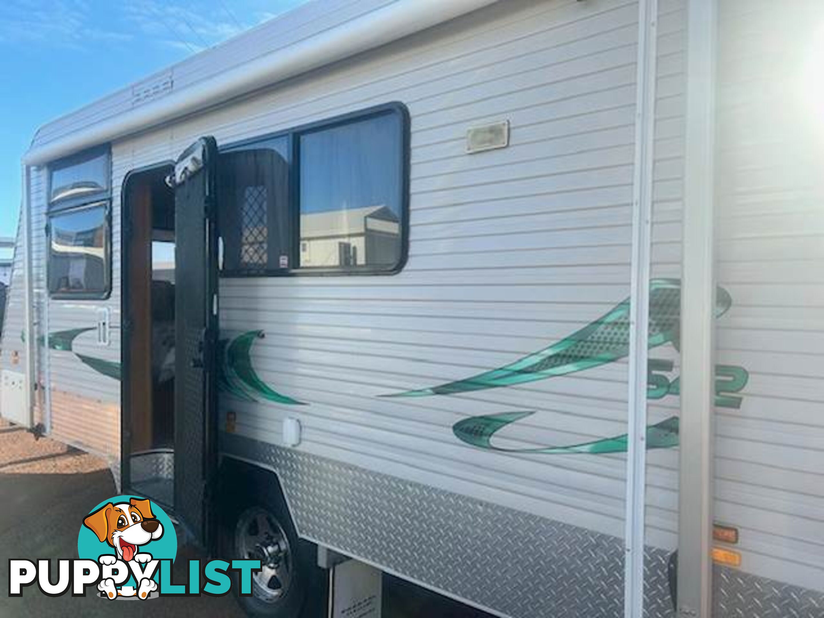 2013 COROMAL ELEMENT B542S QUEEN BED CARAVAN