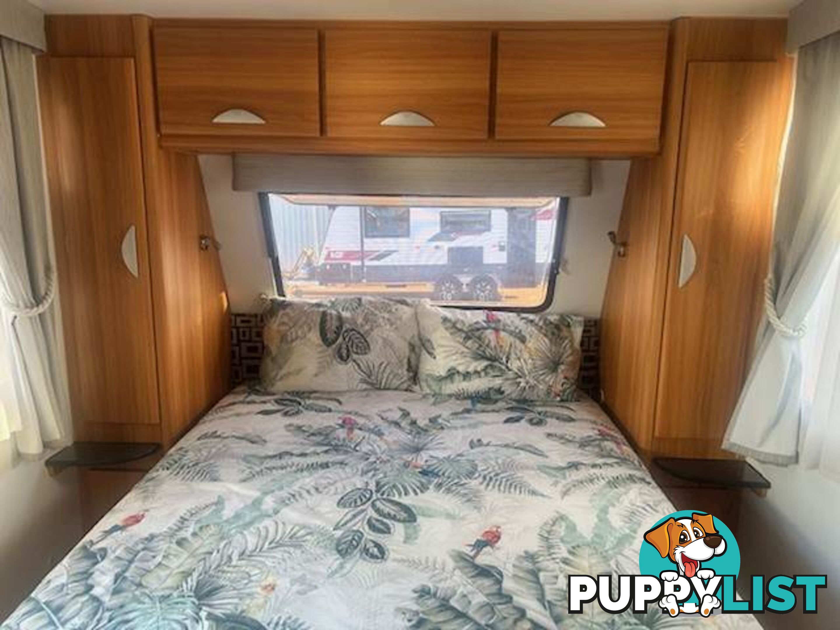 2013 COROMAL ELEMENT B542S QUEEN BED CARAVAN