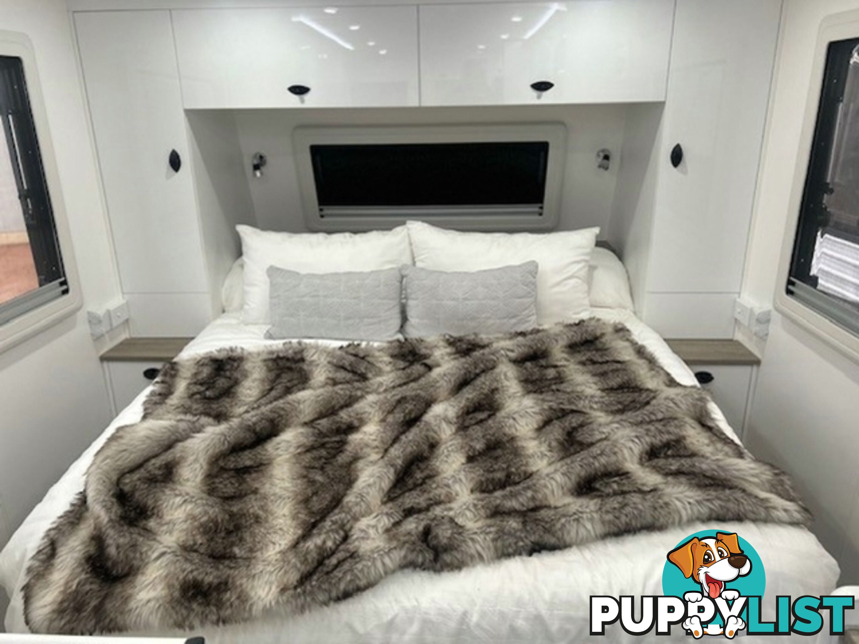 2021 NEWLANDS LUXE 660 CLUB LOUNGE CARAVAN