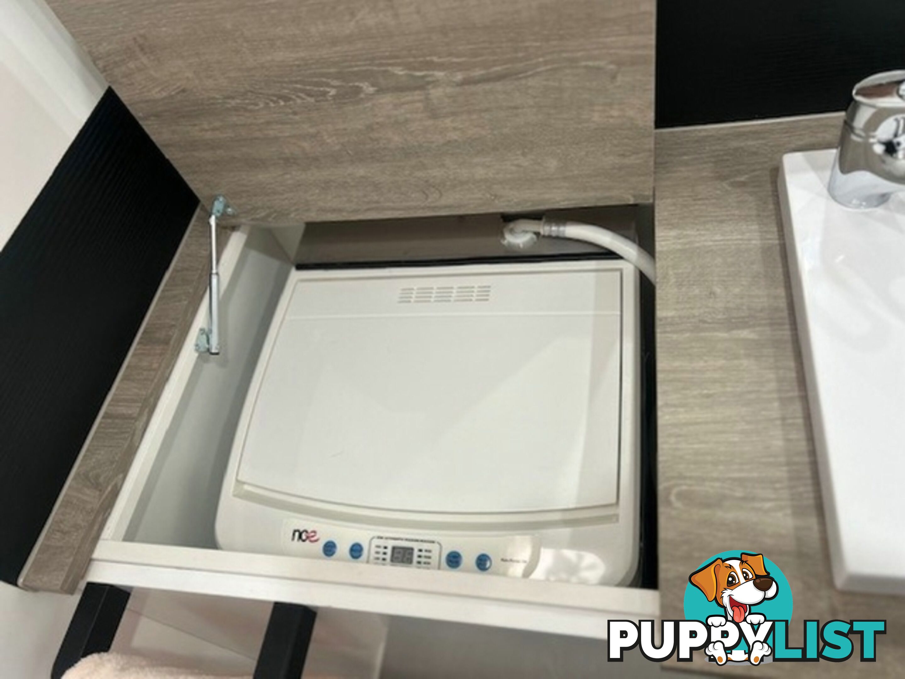 2021 NEWLANDS LUXE 660 CLUB LOUNGE CARAVAN