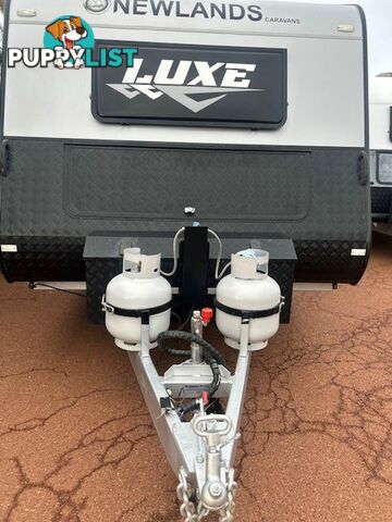 2021 NEWLANDS LUXE 660 CLUB LOUNGE CARAVAN