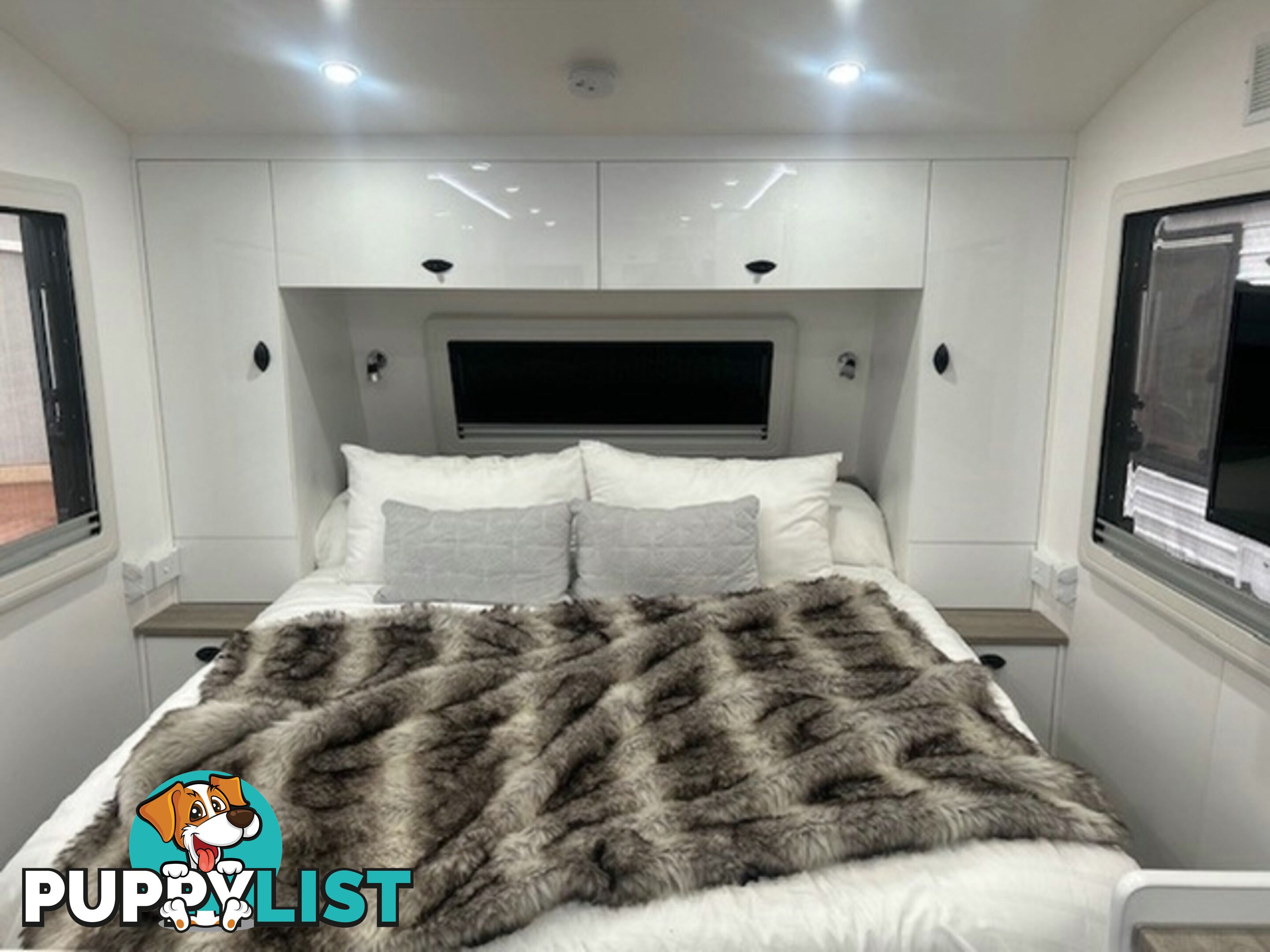 2021 NEWLANDS LUXE 660 CLUB LOUNGE CARAVAN