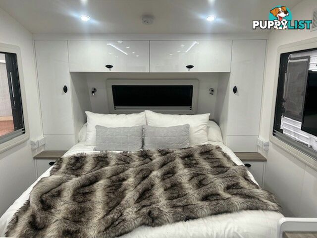 2021 NEWLANDS LUXE 660 CLUB LOUNGE CARAVAN