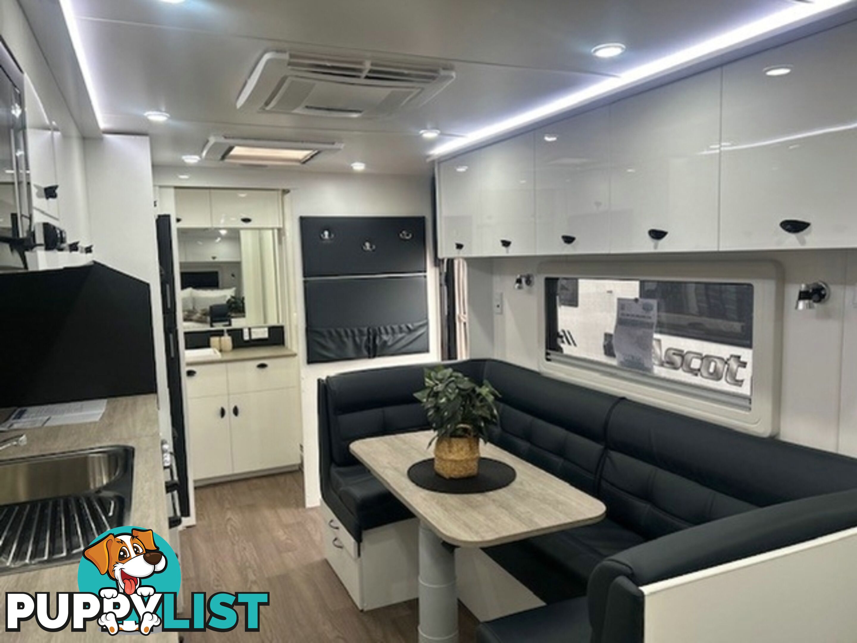 2021 NEWLANDS LUXE 660 CLUB LOUNGE CARAVAN