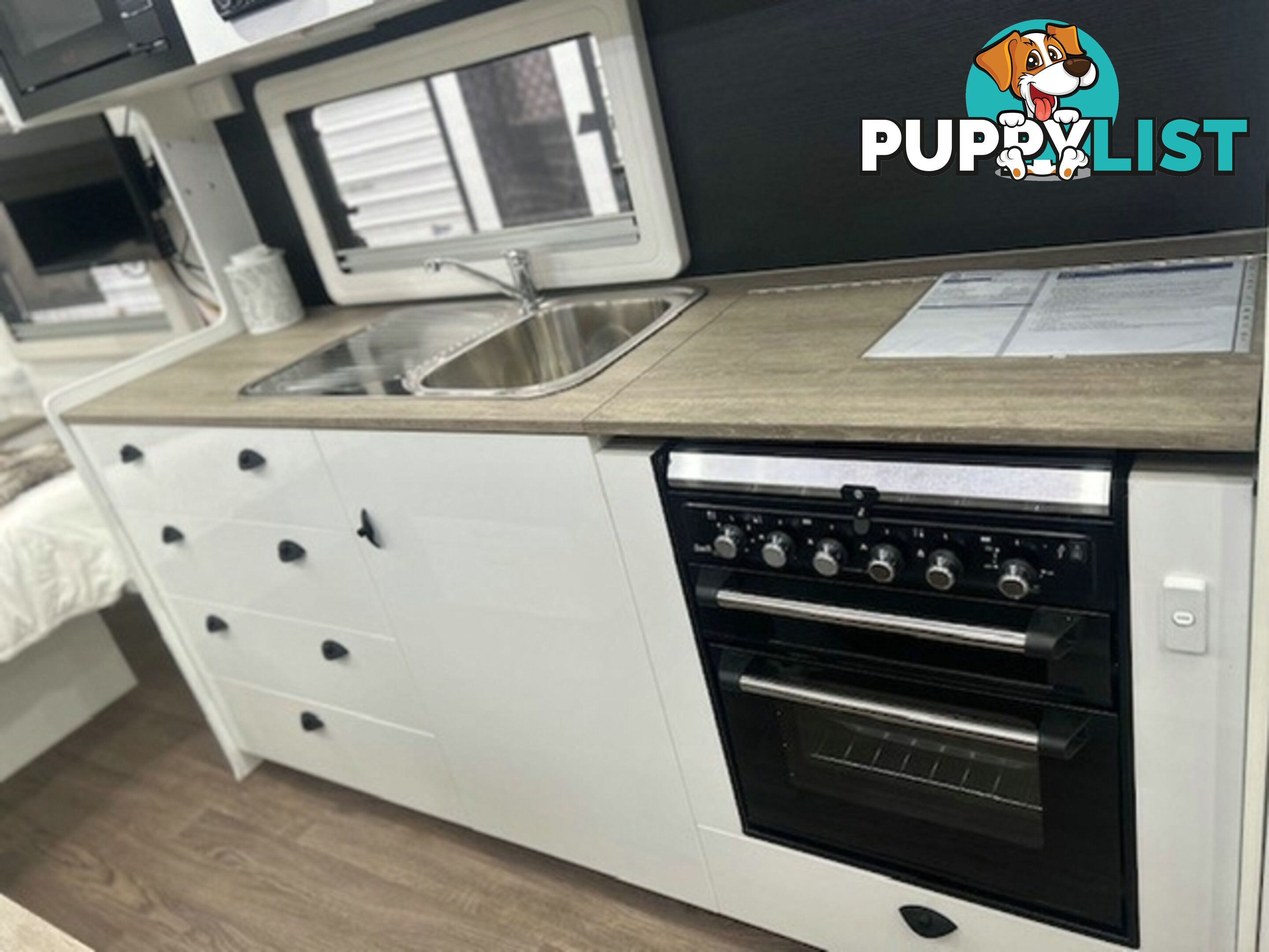 2021 NEWLANDS LUXE 660 CLUB LOUNGE CARAVAN