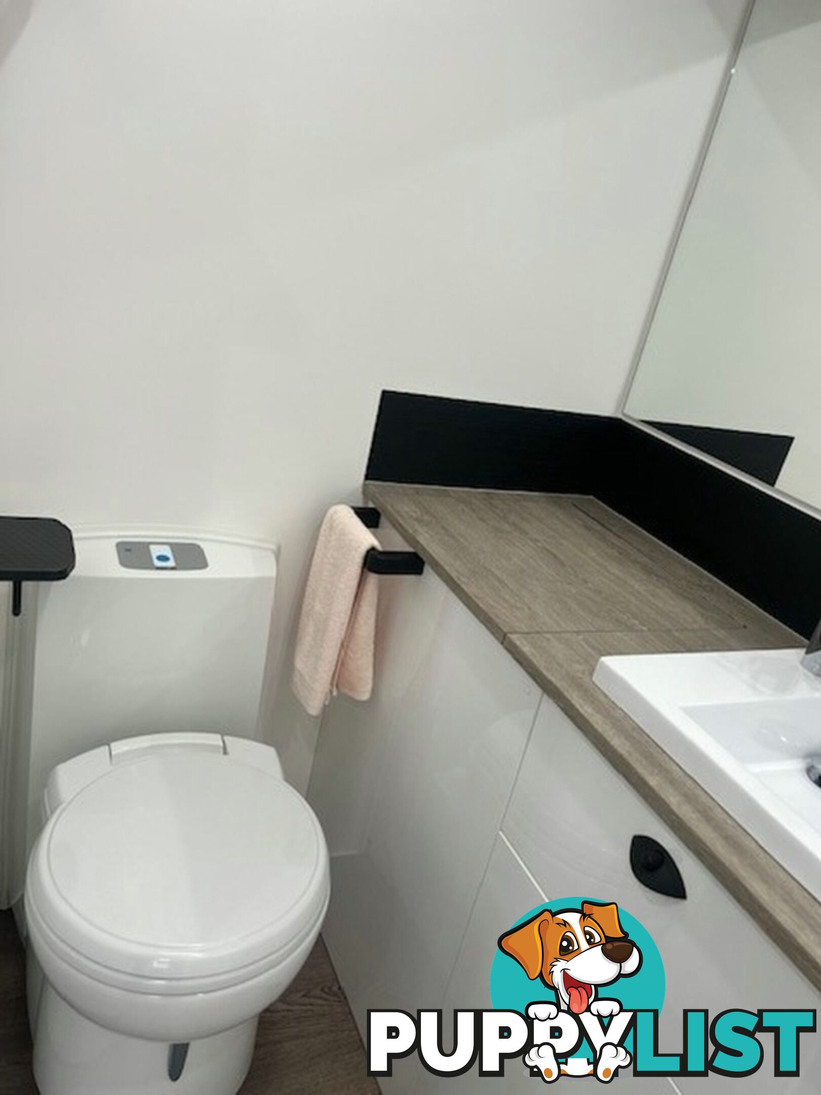 2021 NEWLANDS LUXE 660 CLUB LOUNGE CARAVAN
